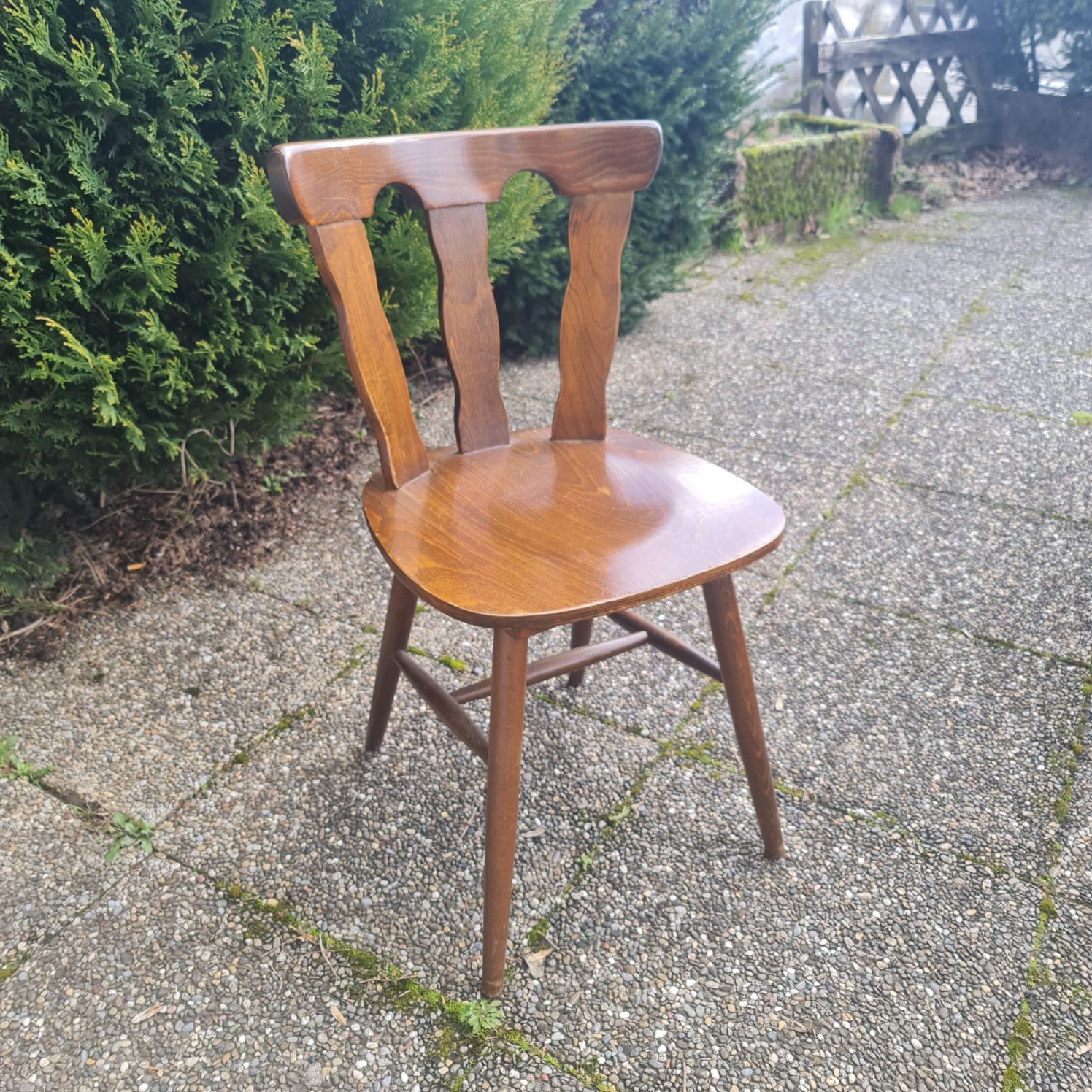 26 chaises de bistrot
