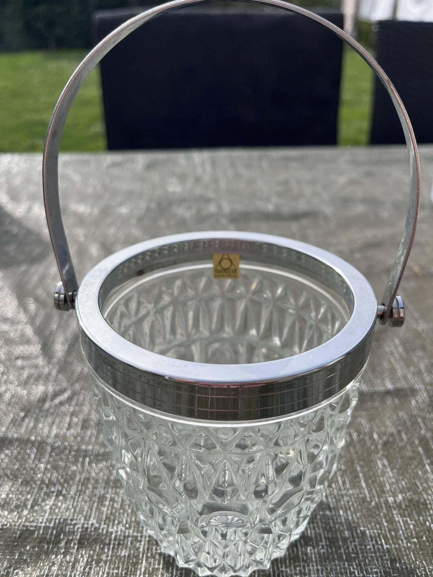 Oberglas Austria ice bucket from the 1960s in very good condition.