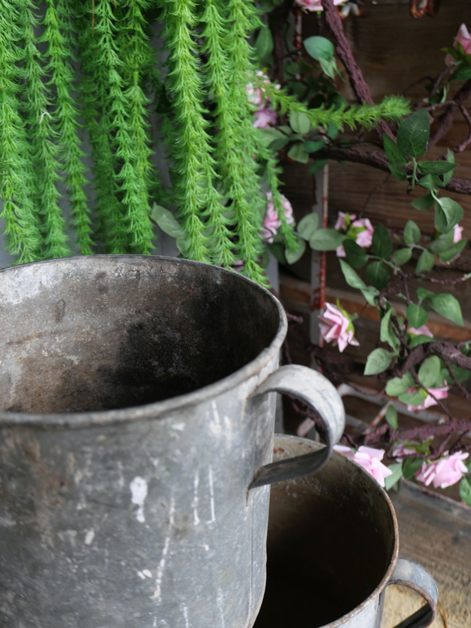 Cache pot en zinc