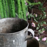 Cache pot en zinc