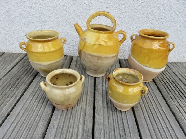 Jarre en terre cuite vernissée jaune, sud ouest de la France.