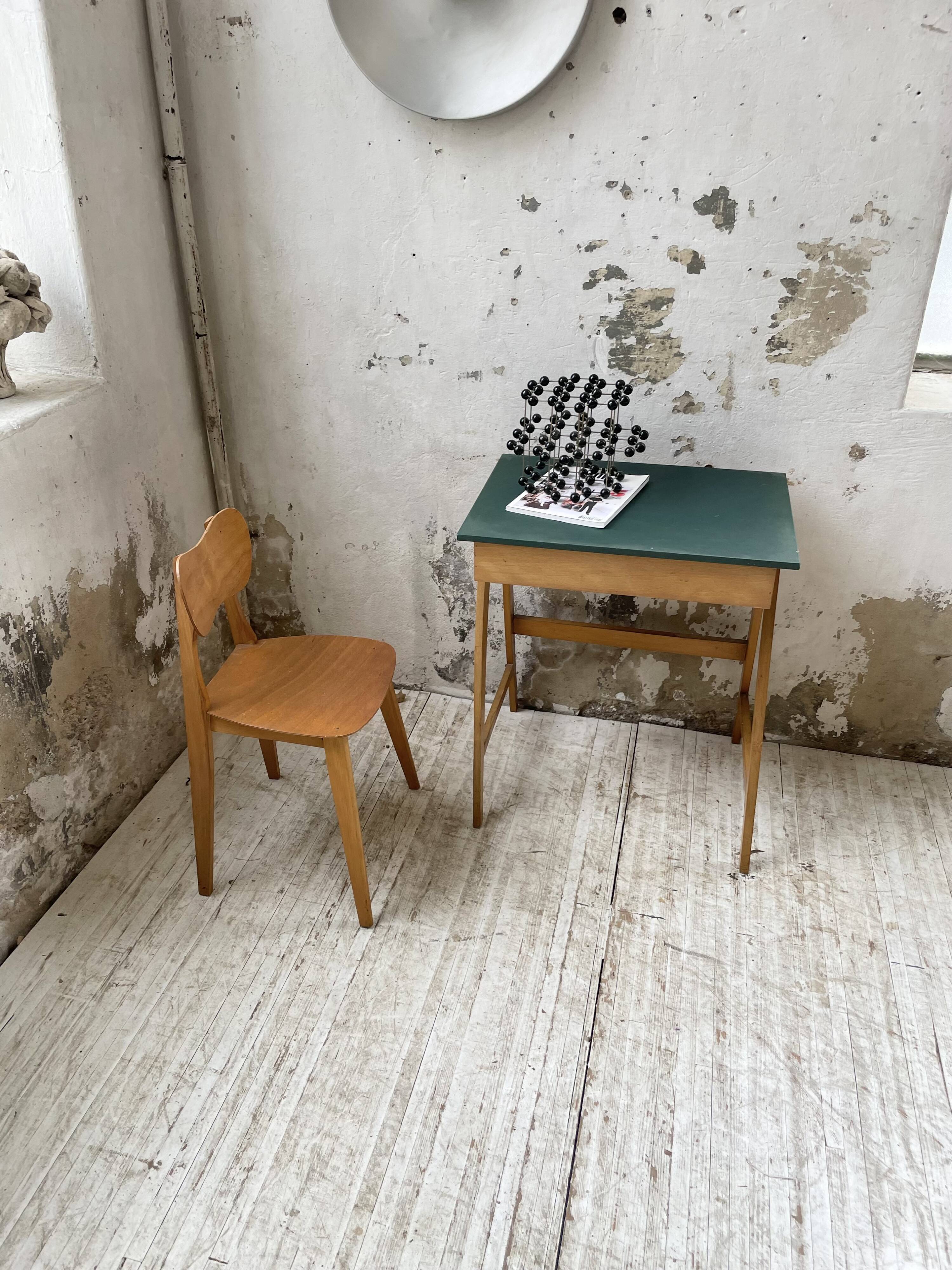 Bureau et chaise enfant pieds compas
