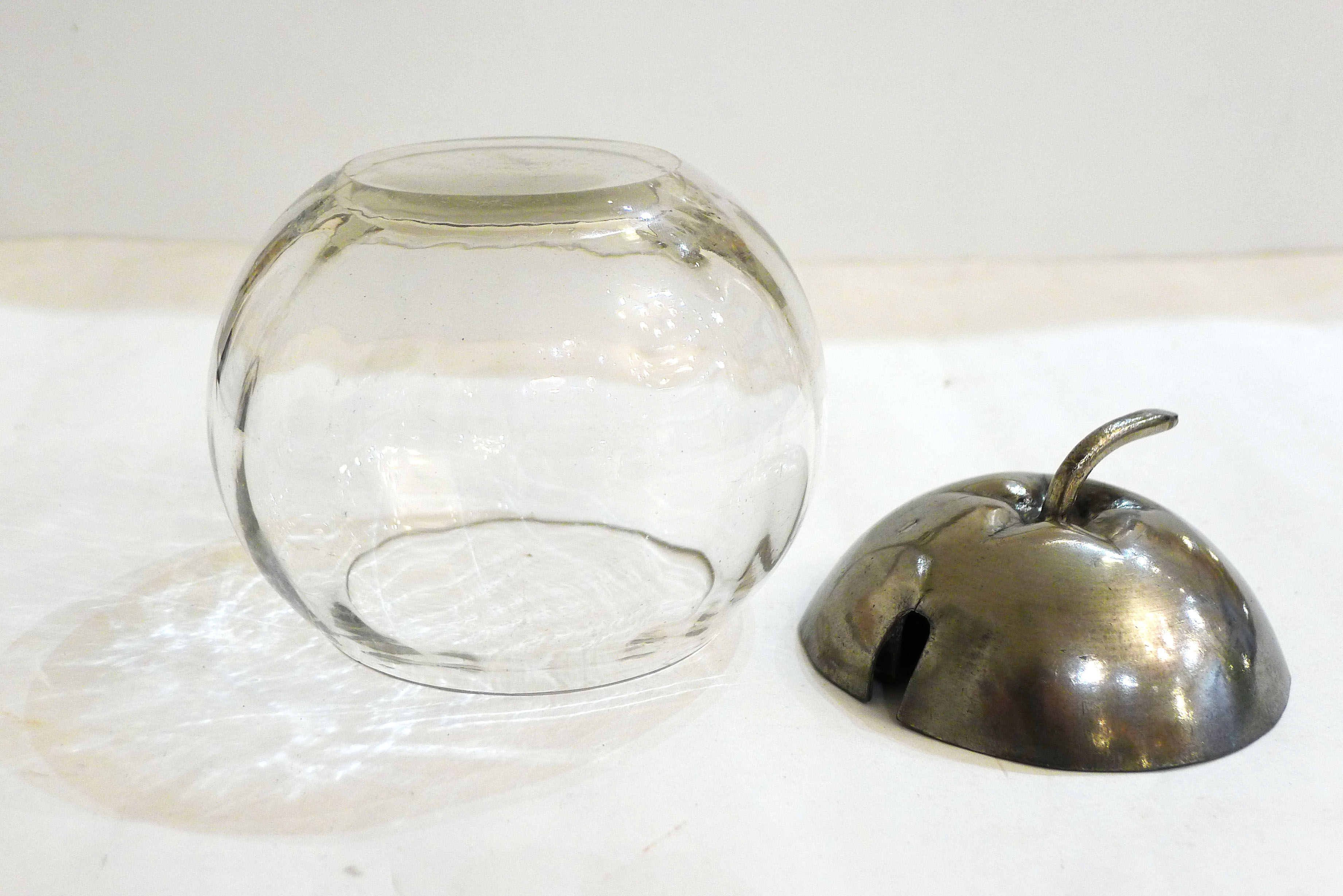 Sugar maker apple, glass and tin
