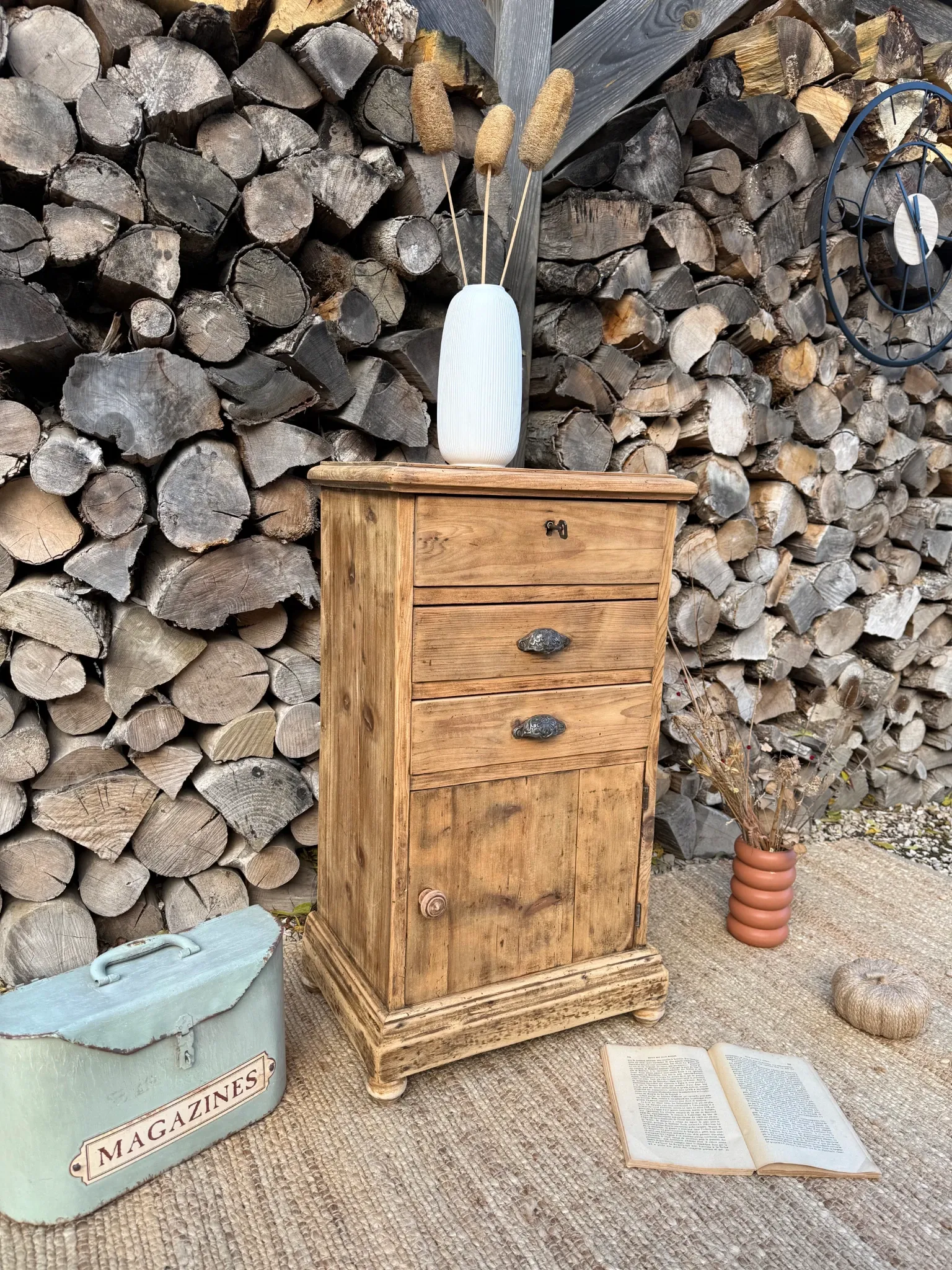 Solid wood chiffonier / Storage furniture