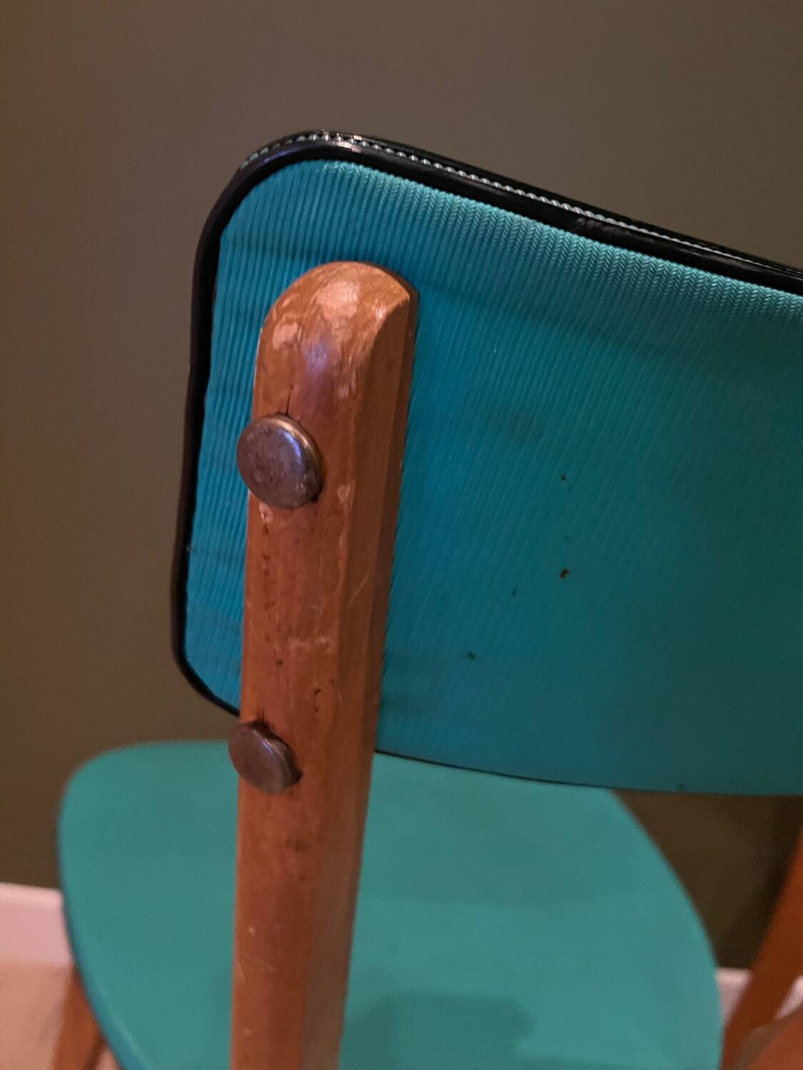 Ensemble de 5 chaises vertes vintage 50