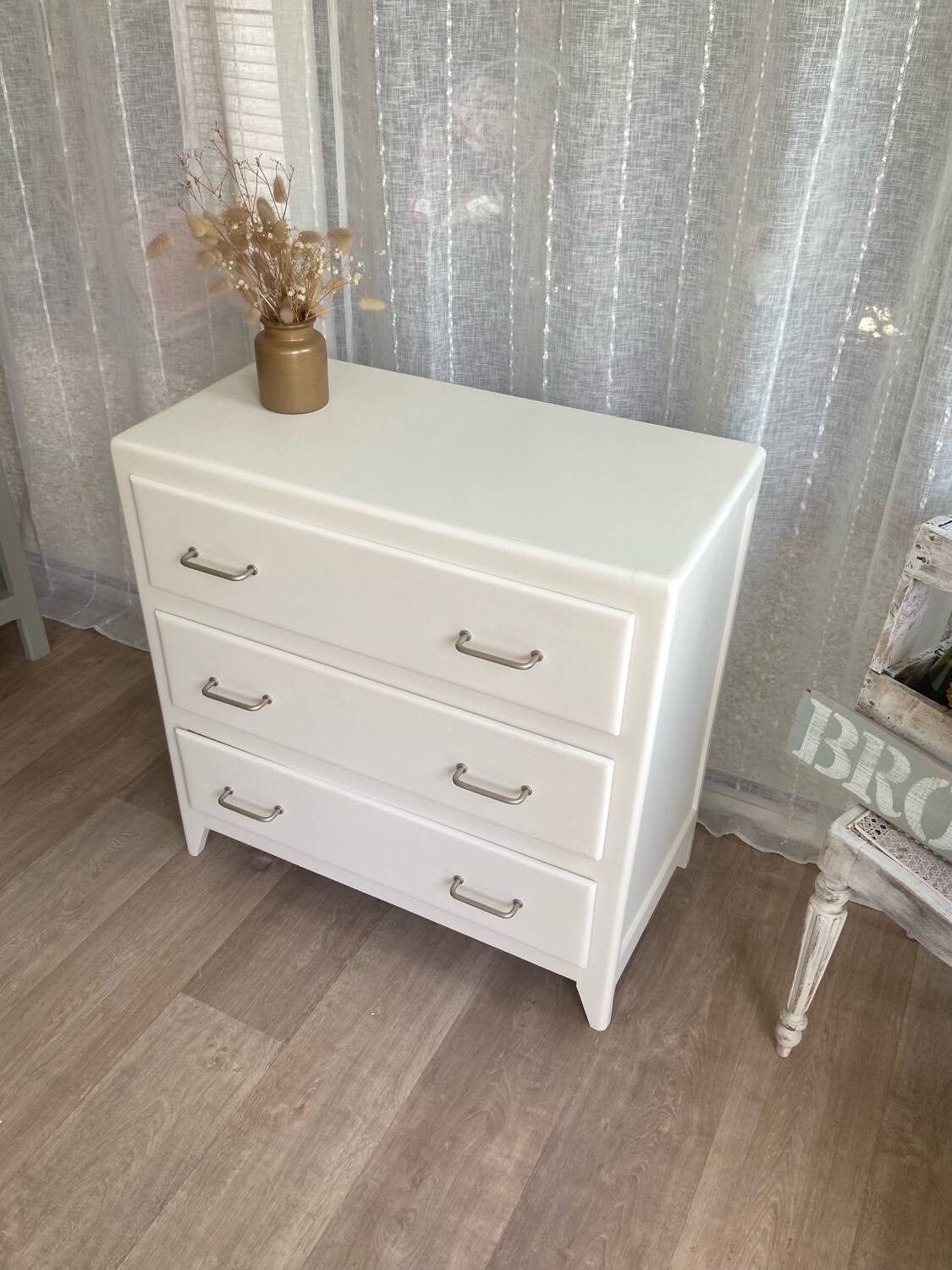 Antique chest of drawers