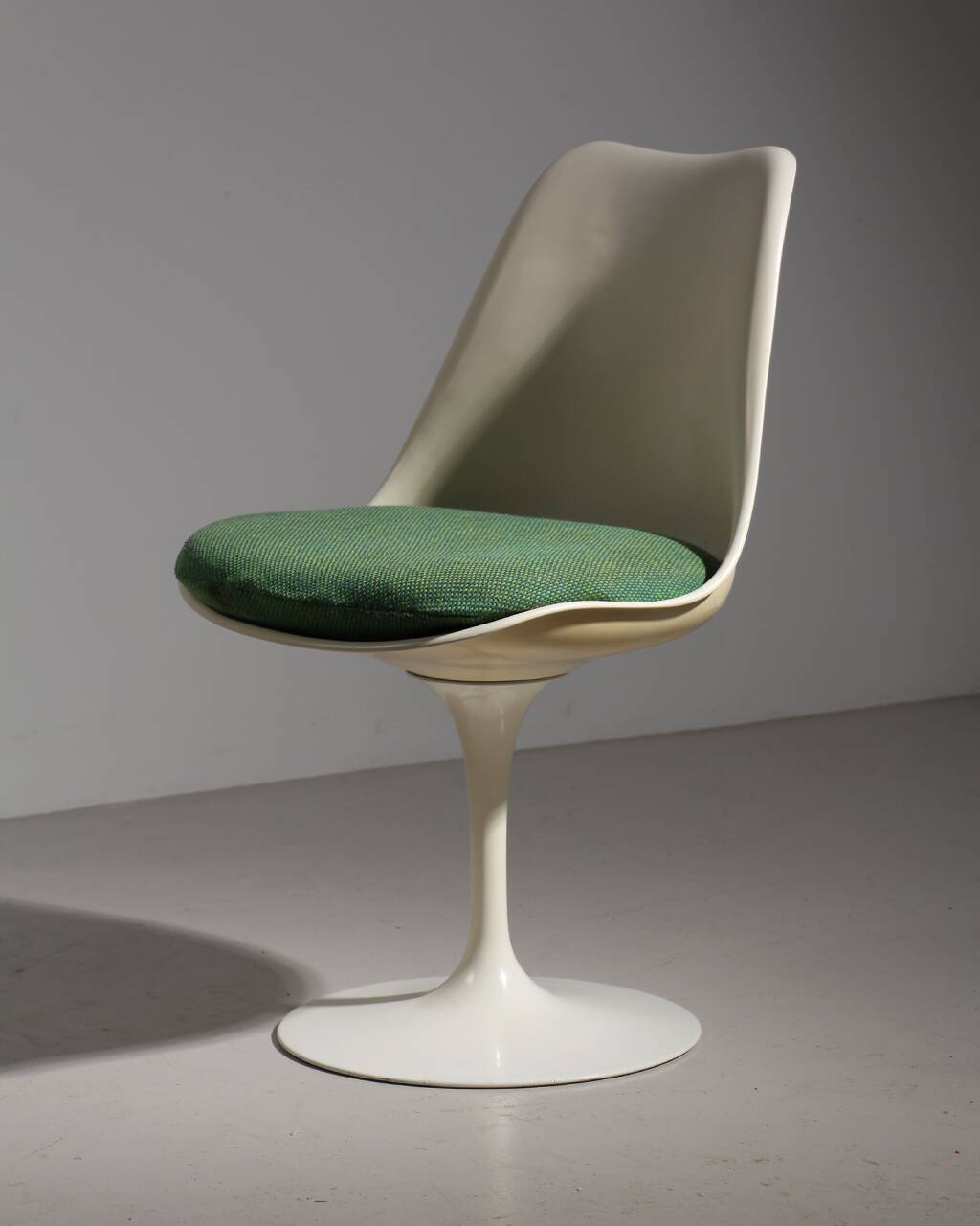 Knoll Saarinen Tulip Chair Green