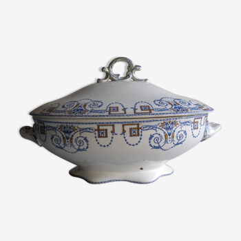 Very beautiful old soup pot in Sarreguemines earthenware, Decoration Navarre U&C 1900