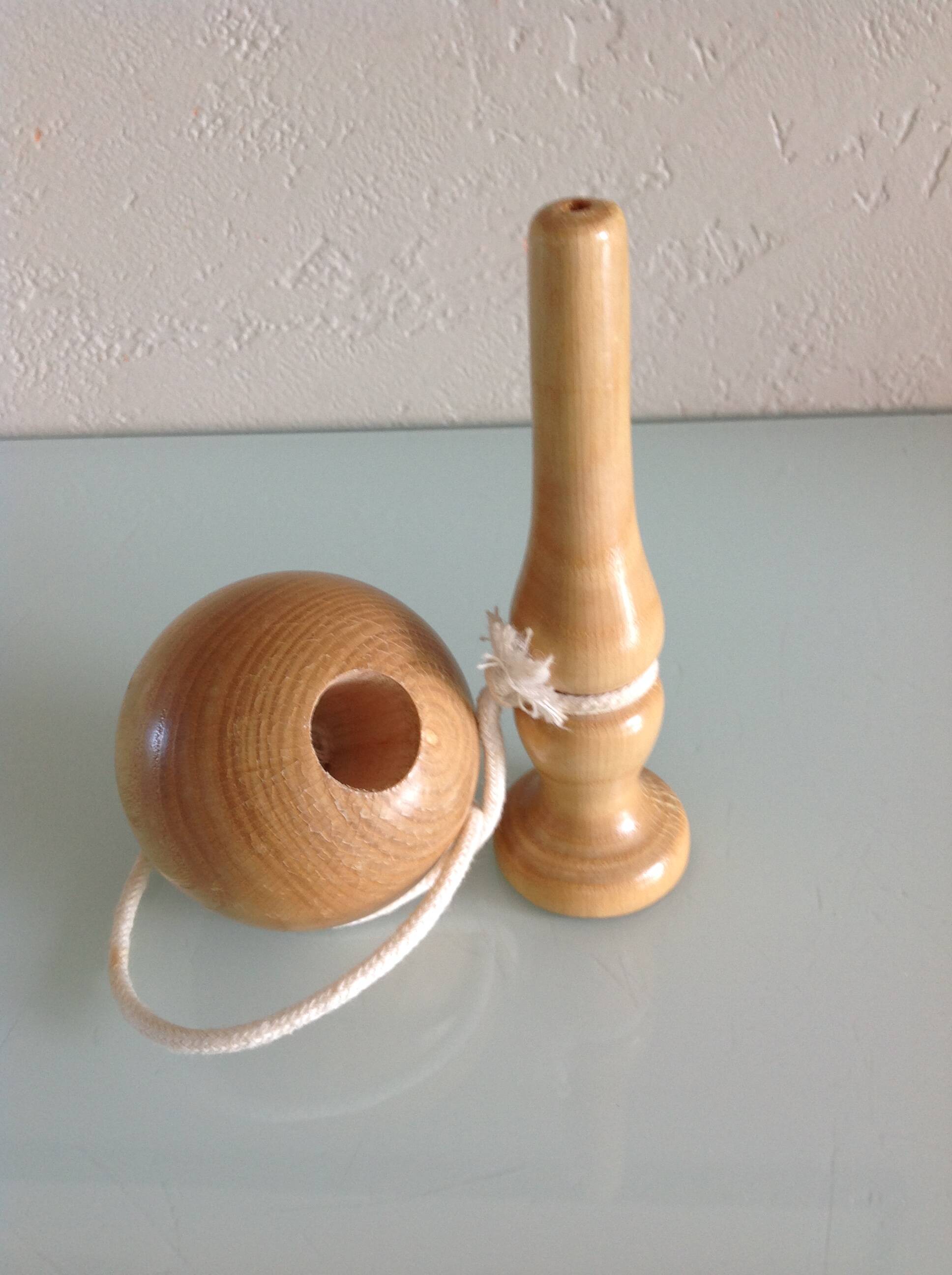 Old bilboquet in varnished wood / vintage 60s-70s