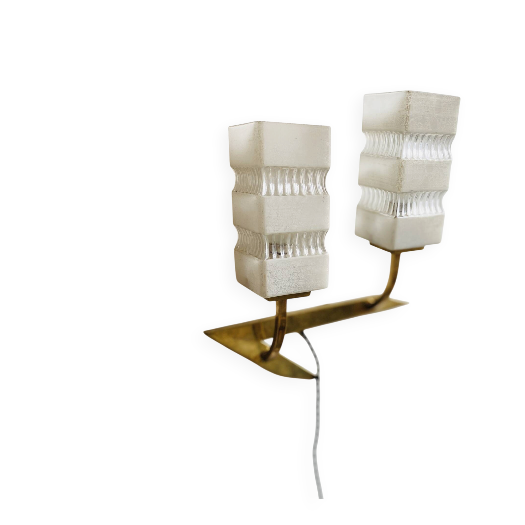 Vintage wall light in brass and glass from the 1960s.