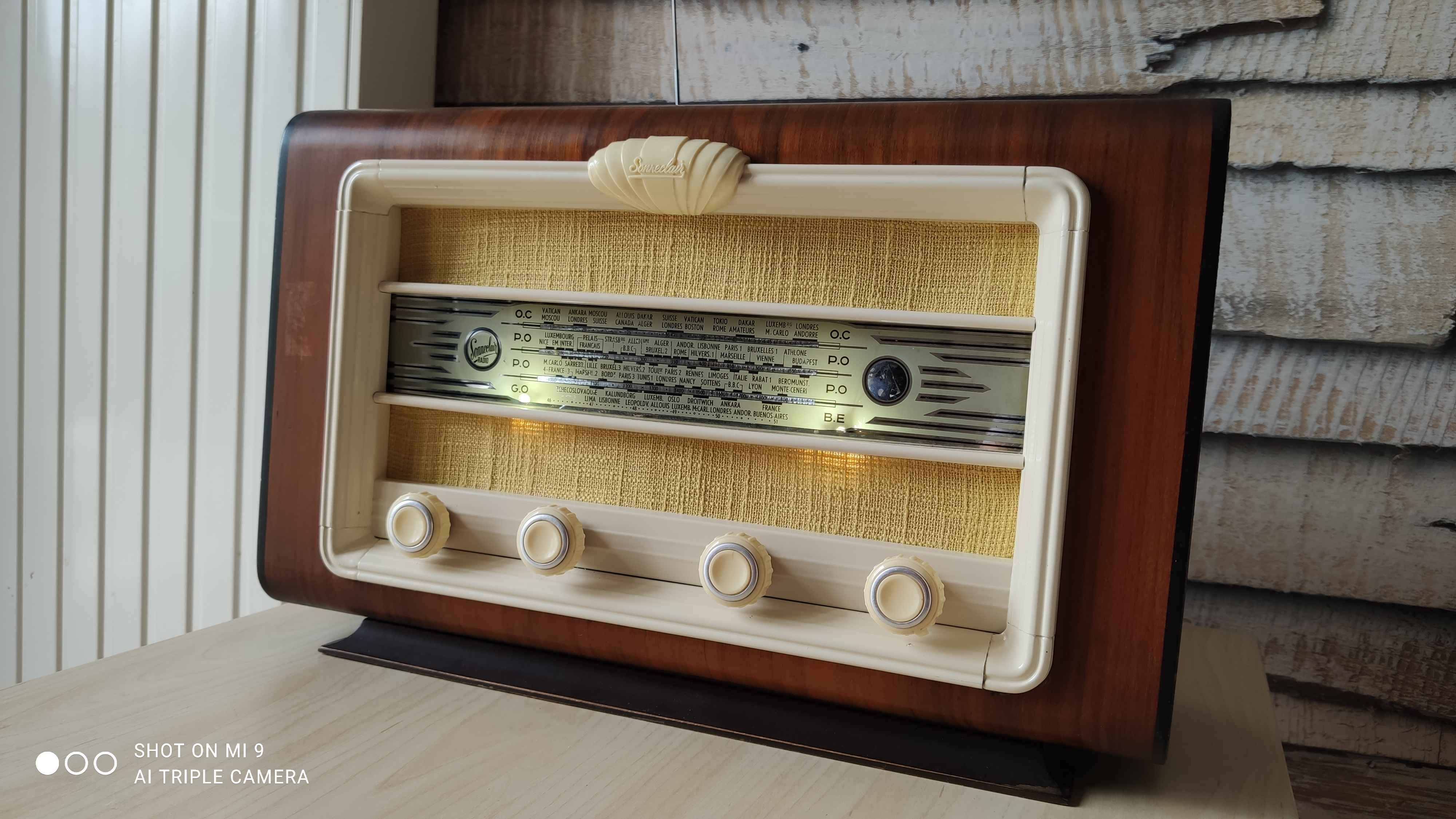 Sonneclair radio – green ribbon model (1952) – Bluetooth compatible