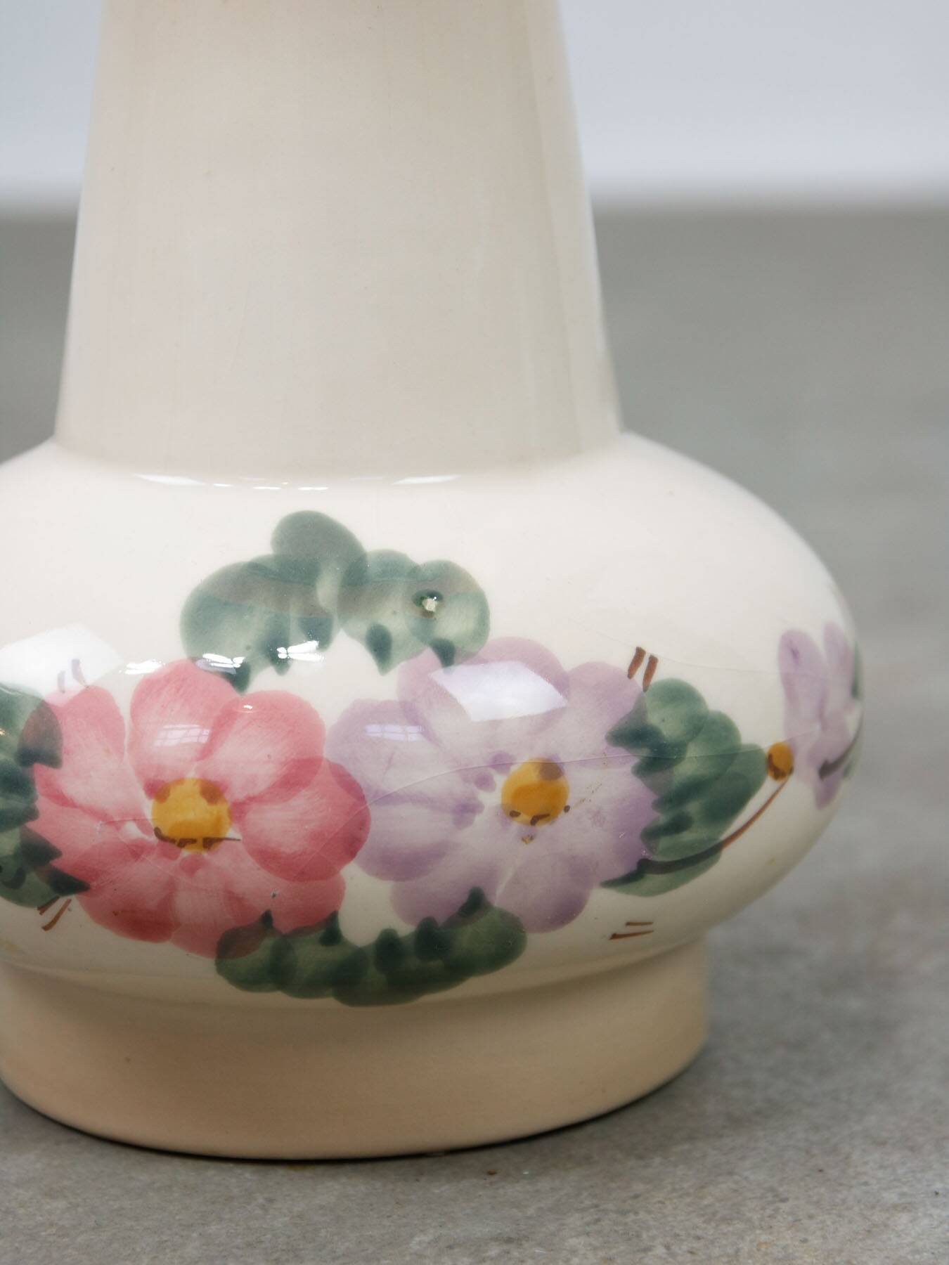 Mid-century Italian Floral Table Lamp in Ceramic and Opaline