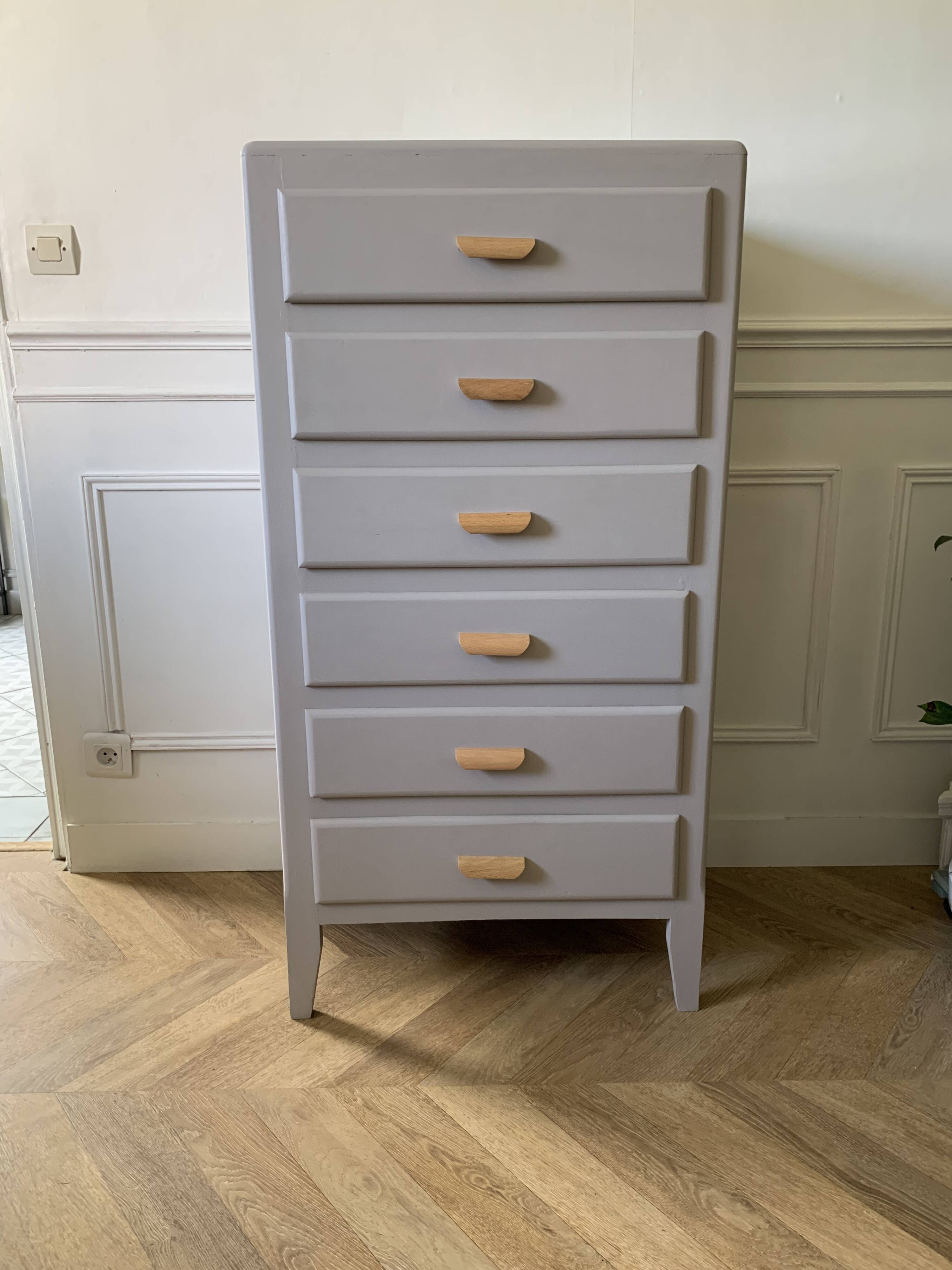 High chest of drawers