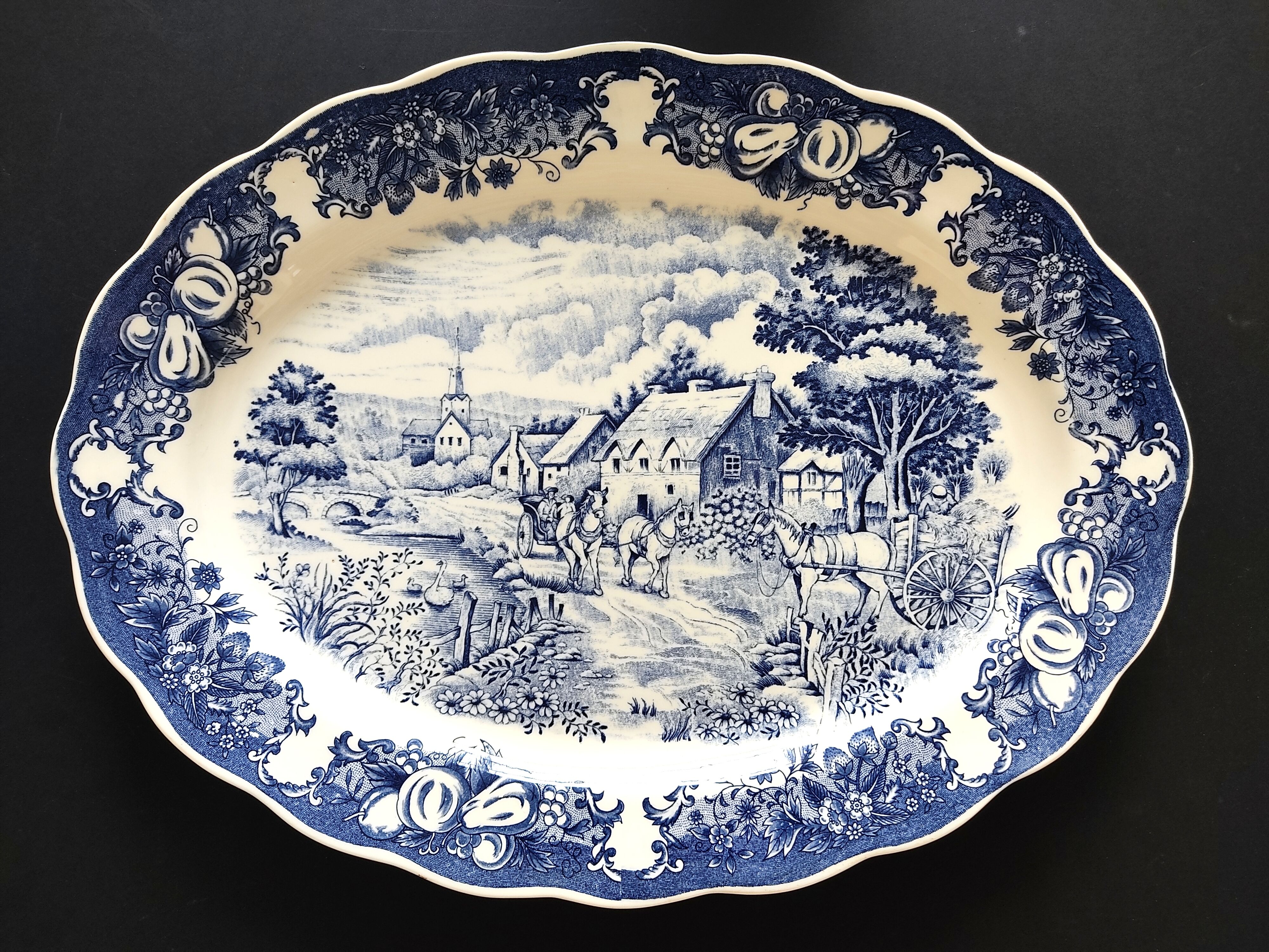 Large porcelain dish with blue décor