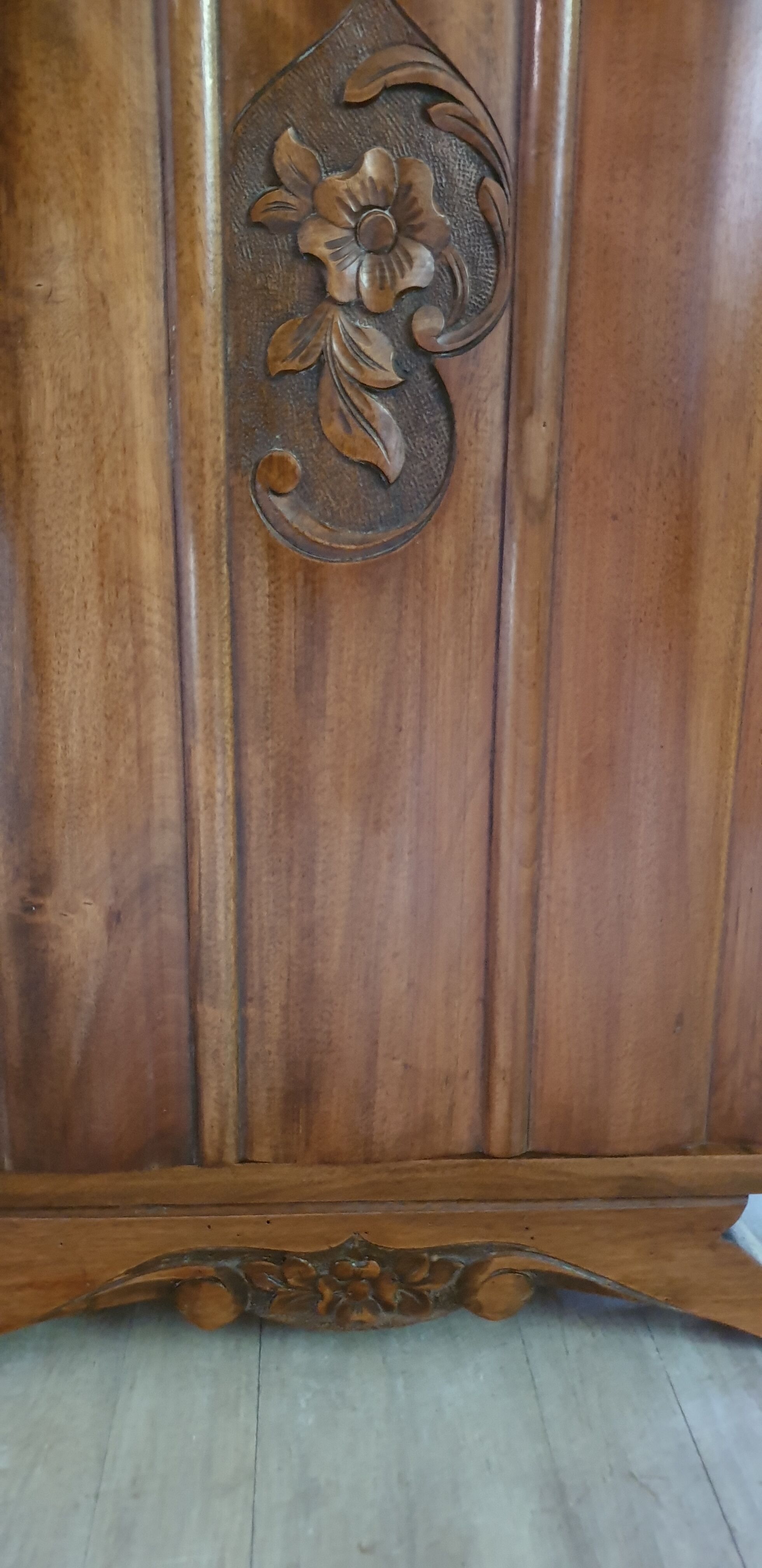 Art deco bedside in solid wood