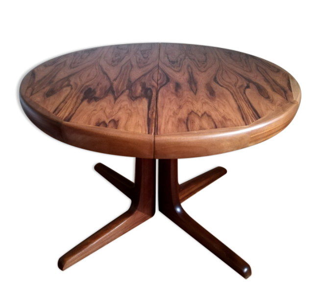 Central-footed rosewood round table