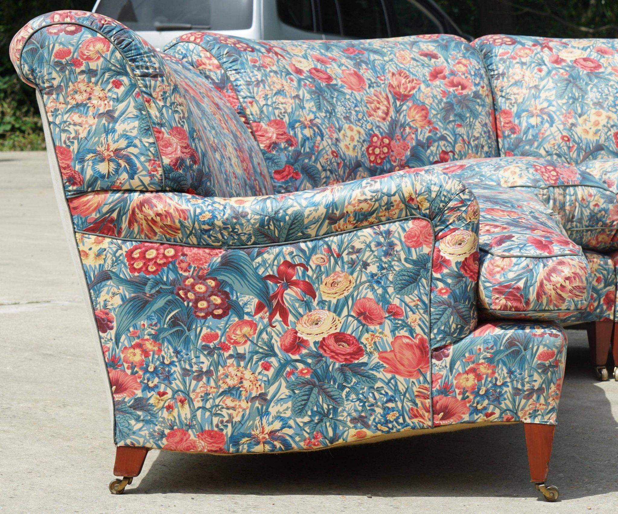 Vintage Howard & Son's London Bridgewater 5-seater fabric corner sofa.