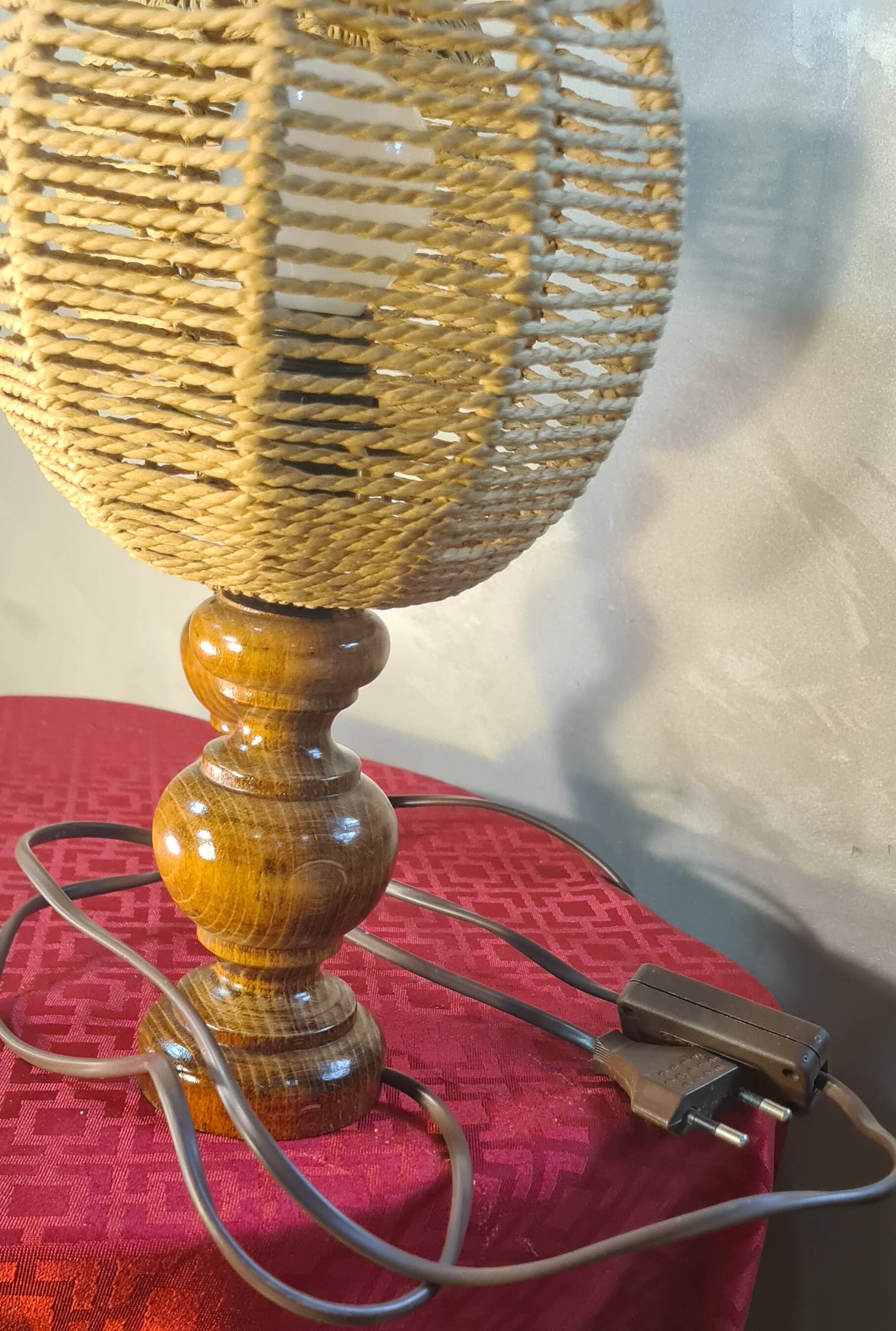 pair of Scandinavian style bedside lamps, vintage design, rope lampshade 3