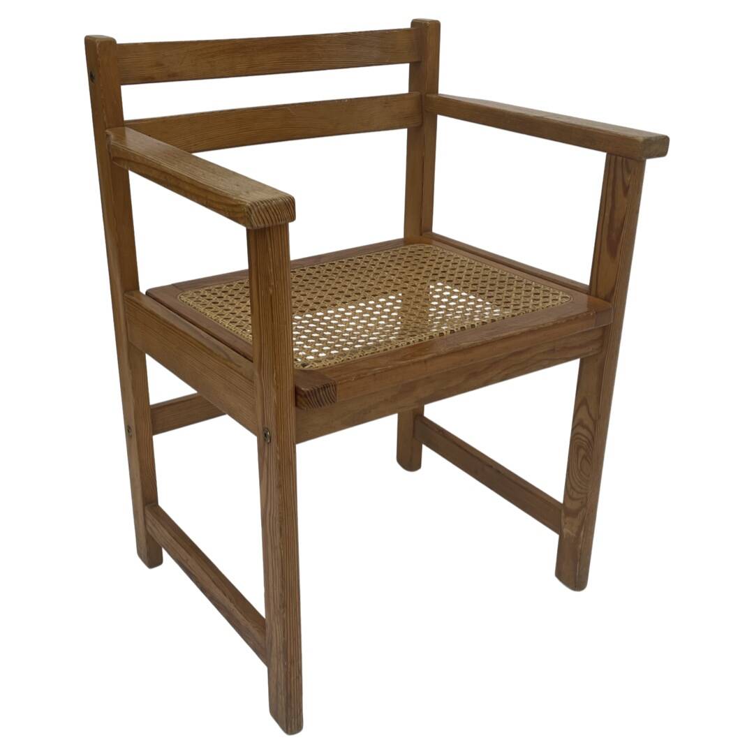 Vintage chair in webbing and pinewood from the 70s minimalist design