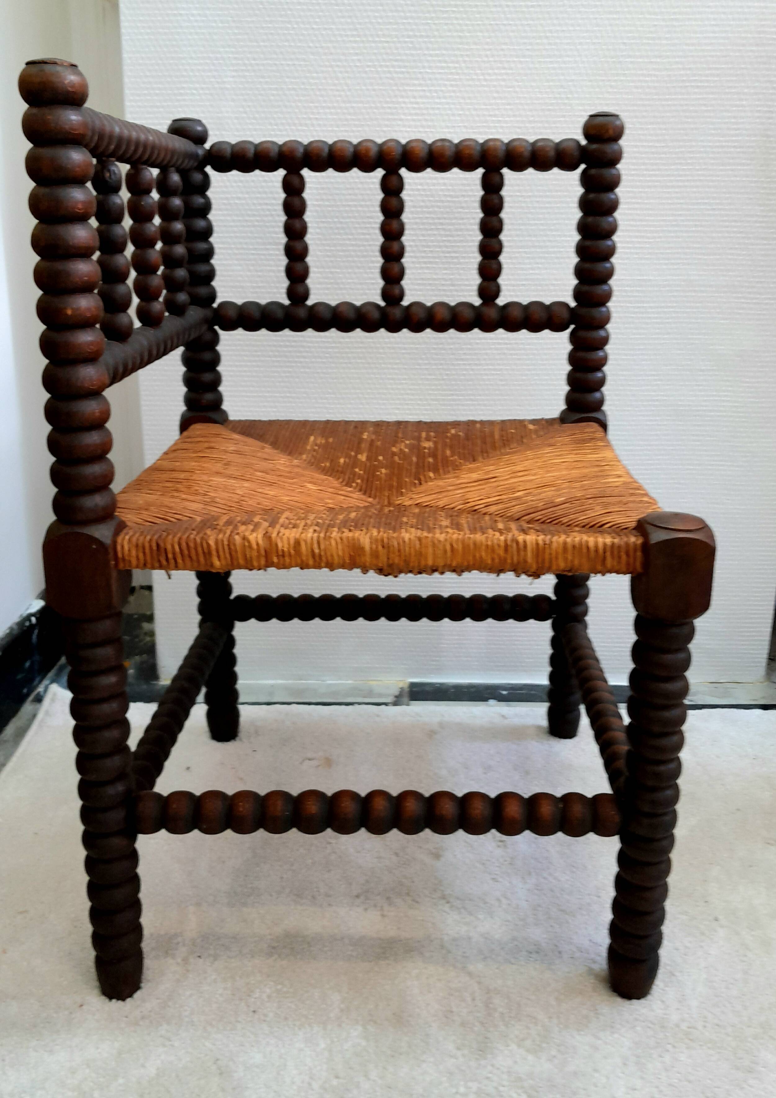 Chaise d'angle bobine en bois vers 1940