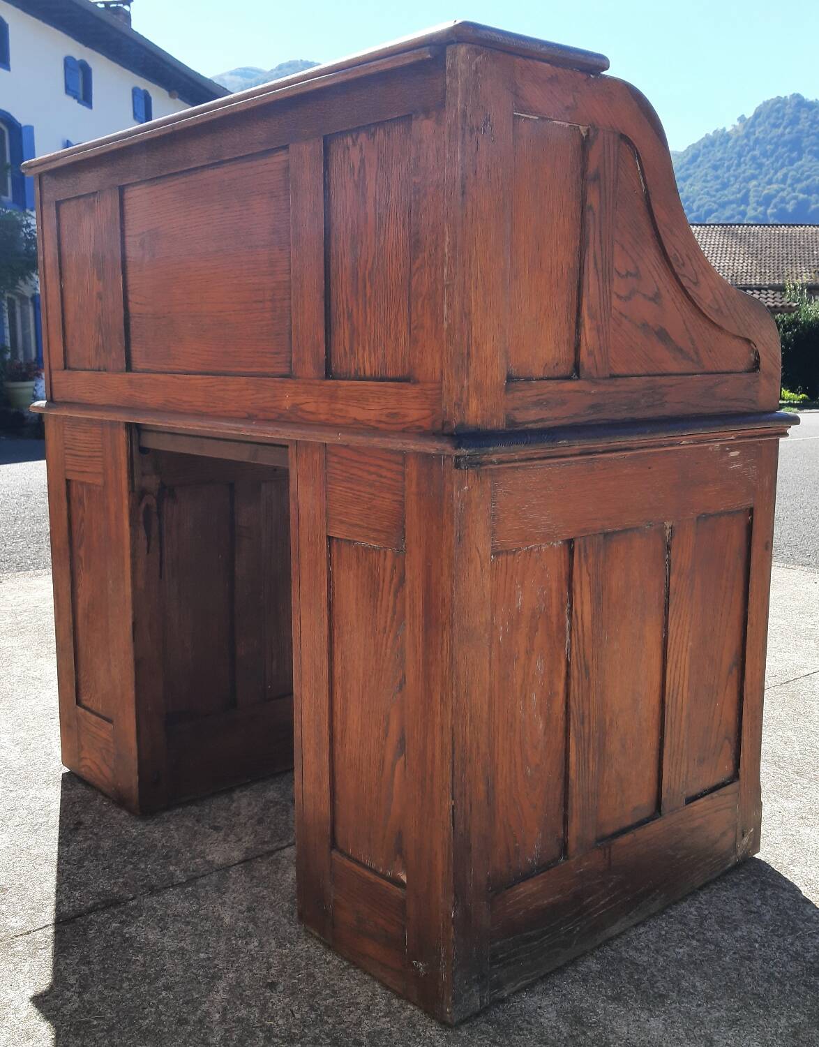 American "Roll Top" desk in oak.
