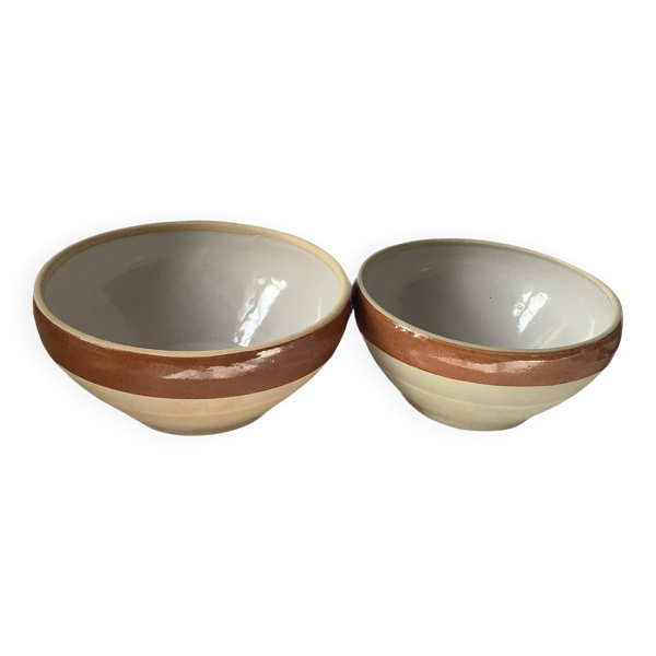 Lot de deux anciens saladiers neufs