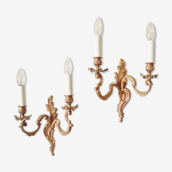 Paire d'appliques rocaille anciennes en bronze avec leurs abat-jours faits main en tissu motifs arabesques