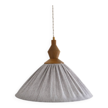Pleated curtain Olga in linen and cotton with fine classic grey stripes.