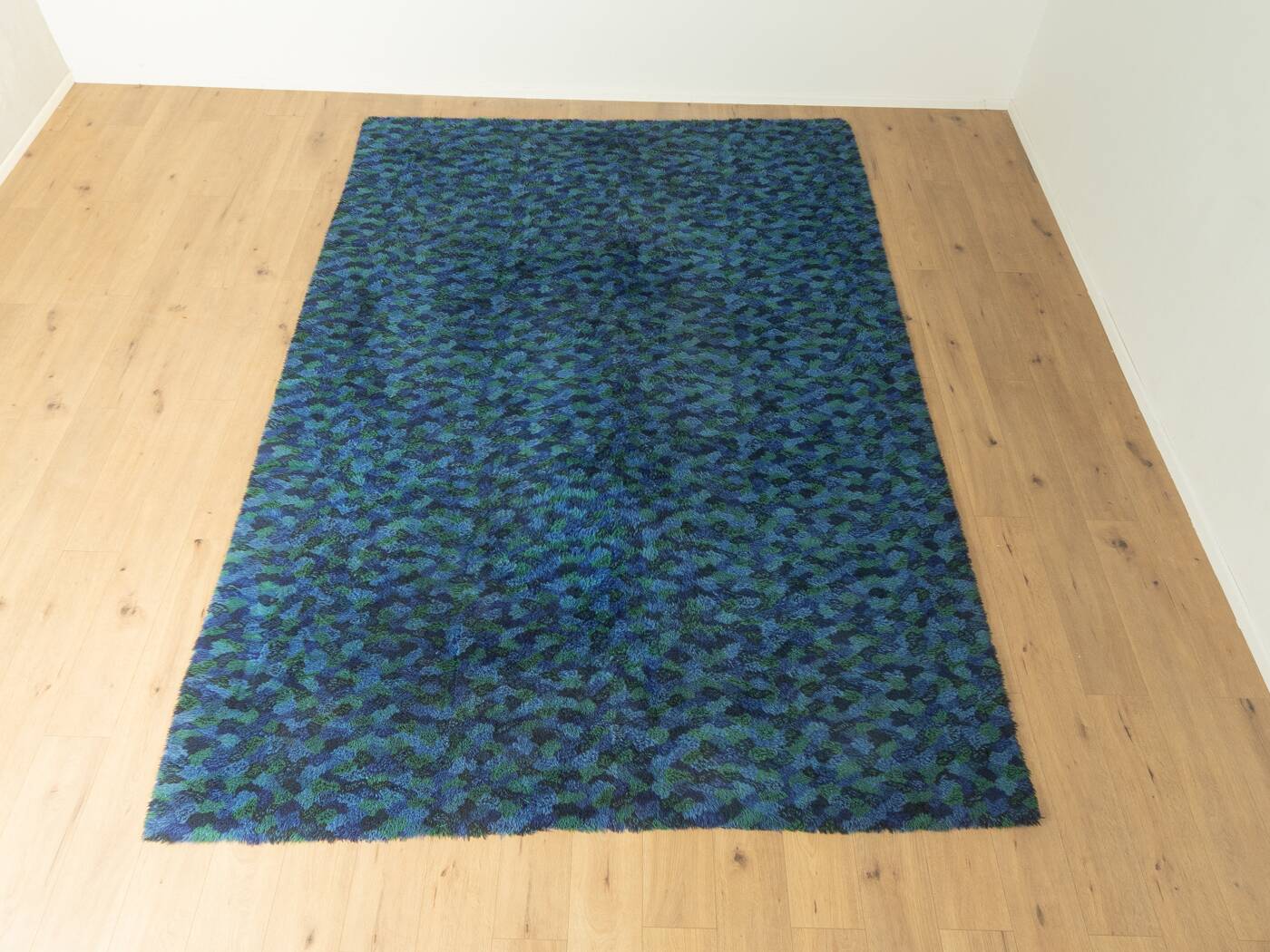 1970s shag carpet, 250 x 350