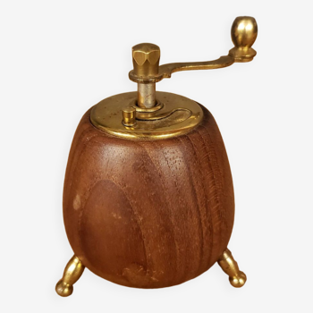 Wood and brass pepper mill Italy 1960