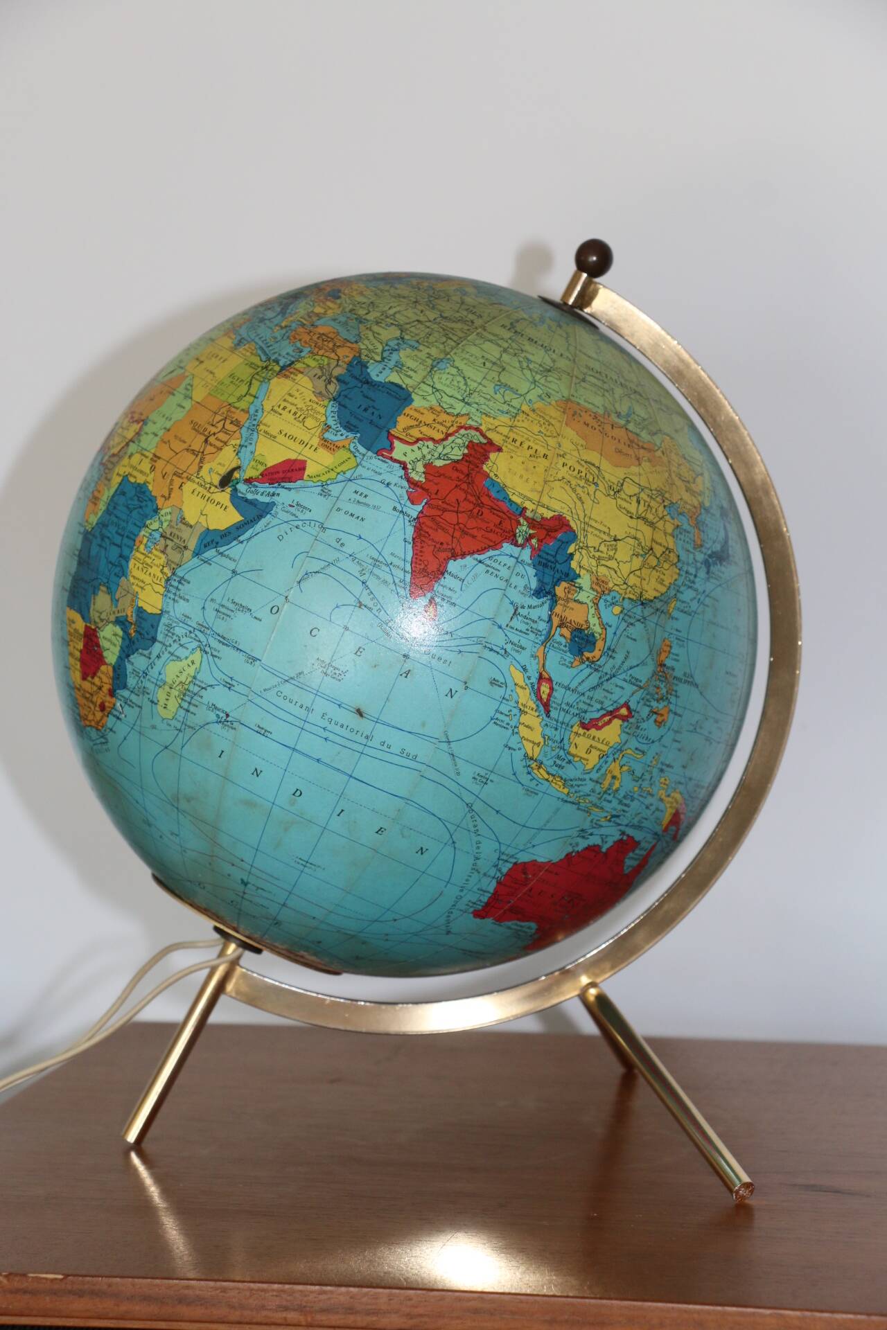 Globe terrestre lumineux TARIDE verre 1966