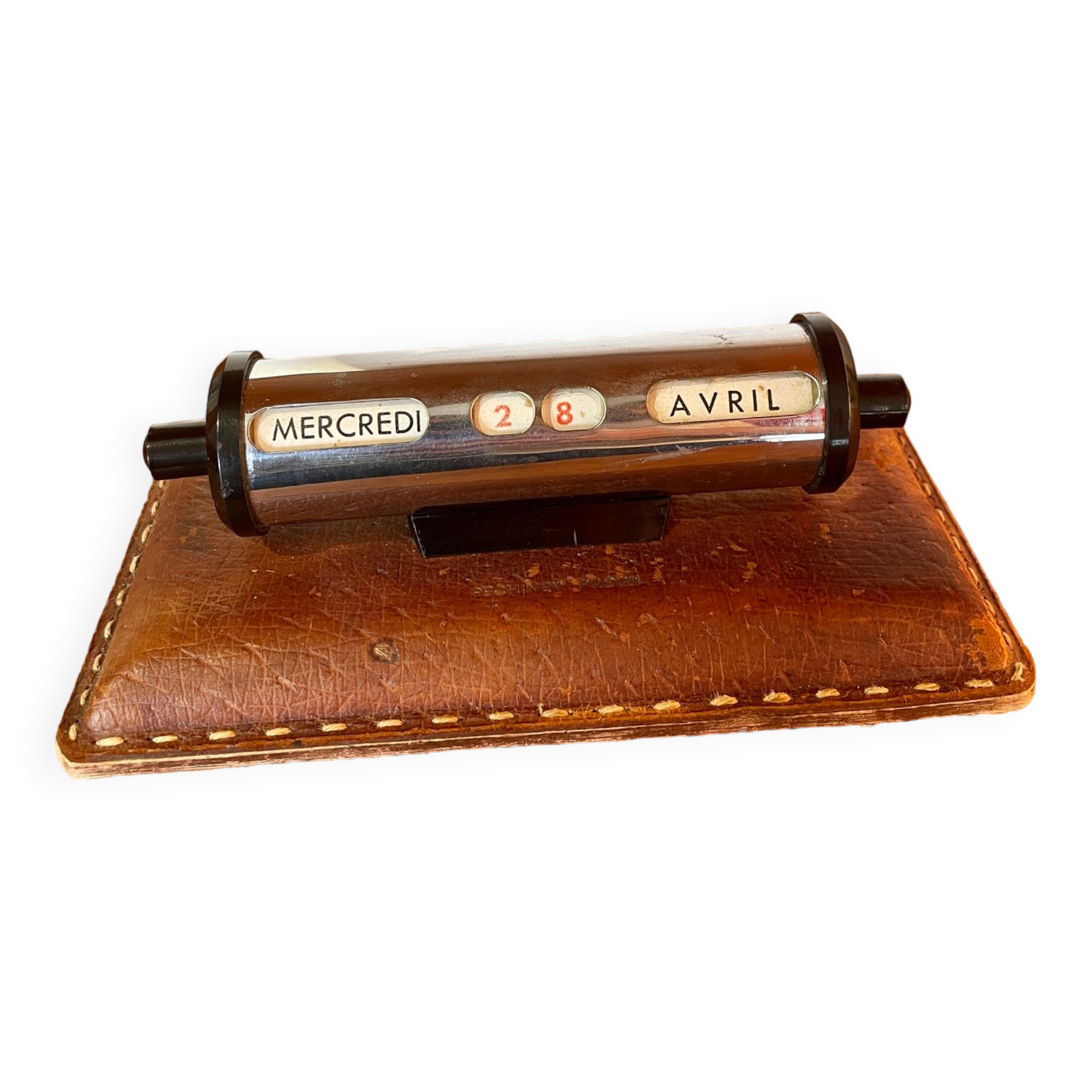 Perpetual calendar in leather and chrome