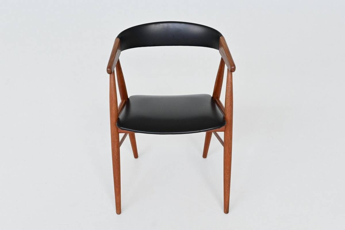 Teak chairs by Aksel Bender Madsen and Ejnar Larsen, Denmark 1960.