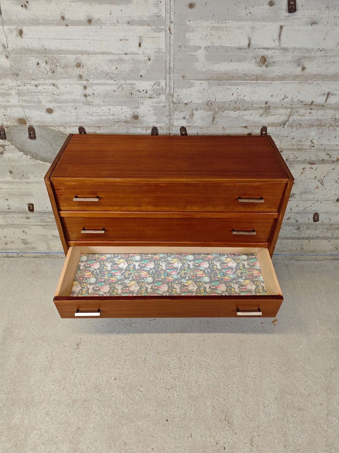 Vintage chest of drawers