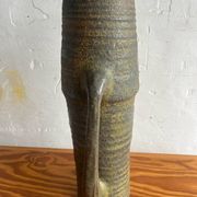 Pichet en céramique d’atelier brutaliste par un céramiste d’Ostende (années 1960)