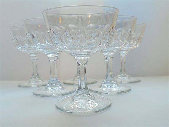 Set of 6 champagne glasses