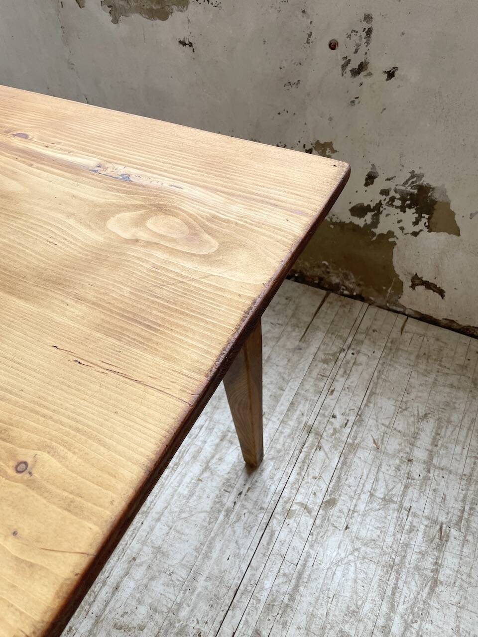 Farmhouse table with spindle legs 2.50m