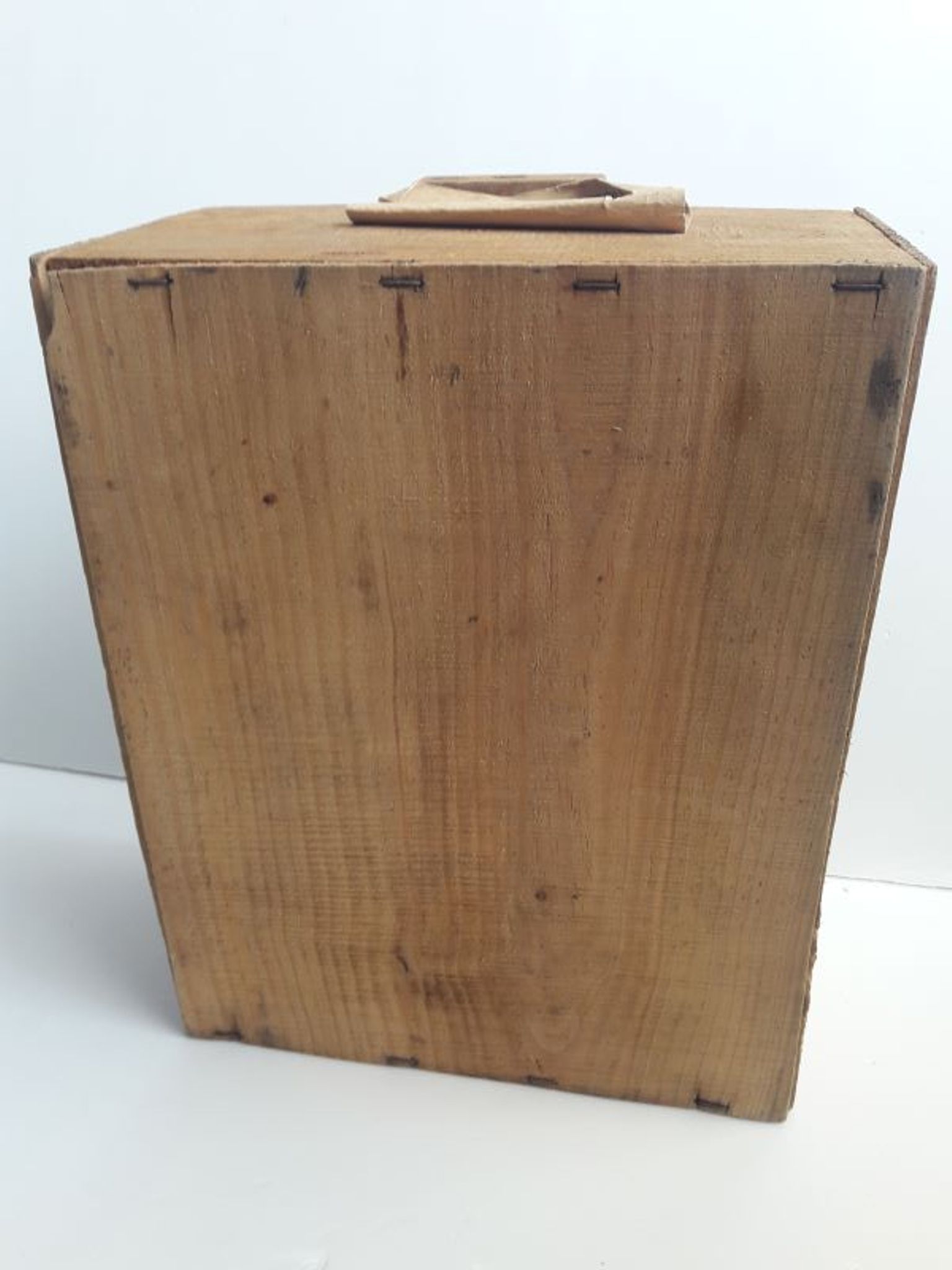 Caisse bois laiterie Charentes