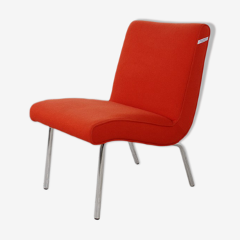 Fauteuil Vostra rouge conçu par Jens Risom pour Walter Knoll