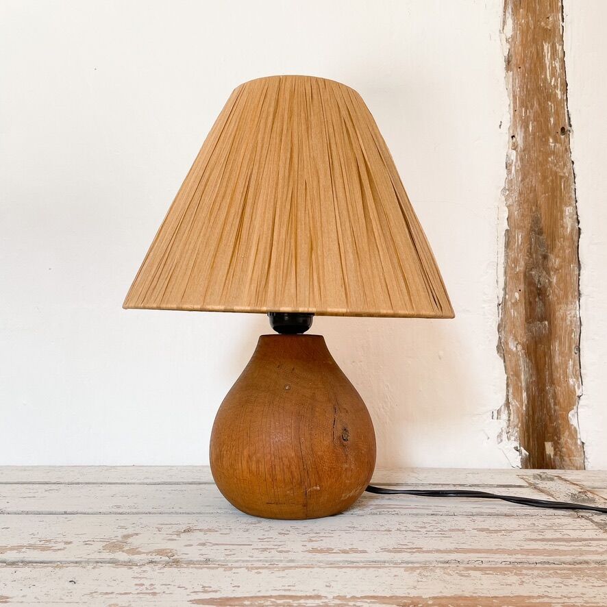 Wooden and raffia lamp