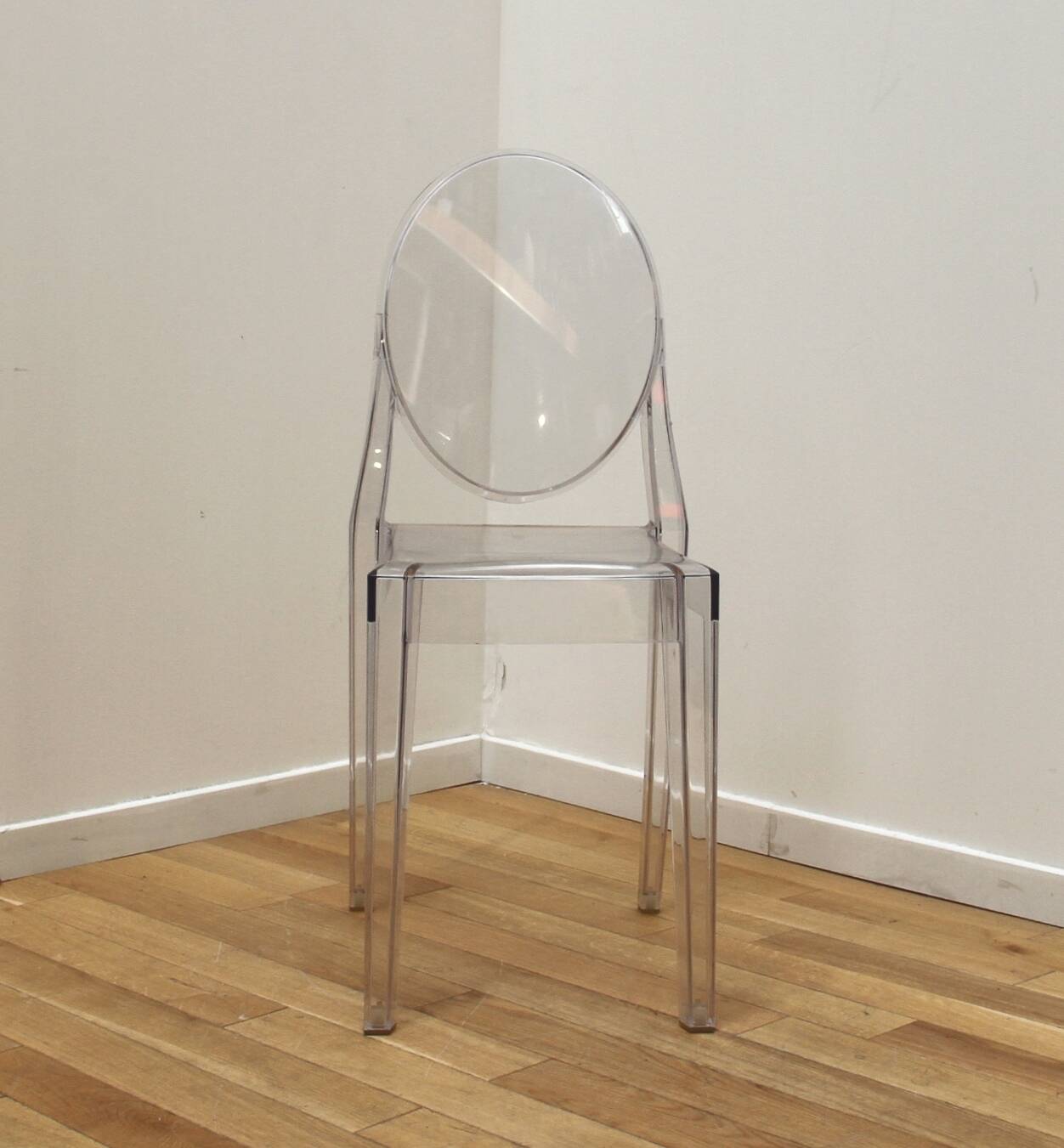 Pair of Victoria Ghost chairs, Philippe Starck