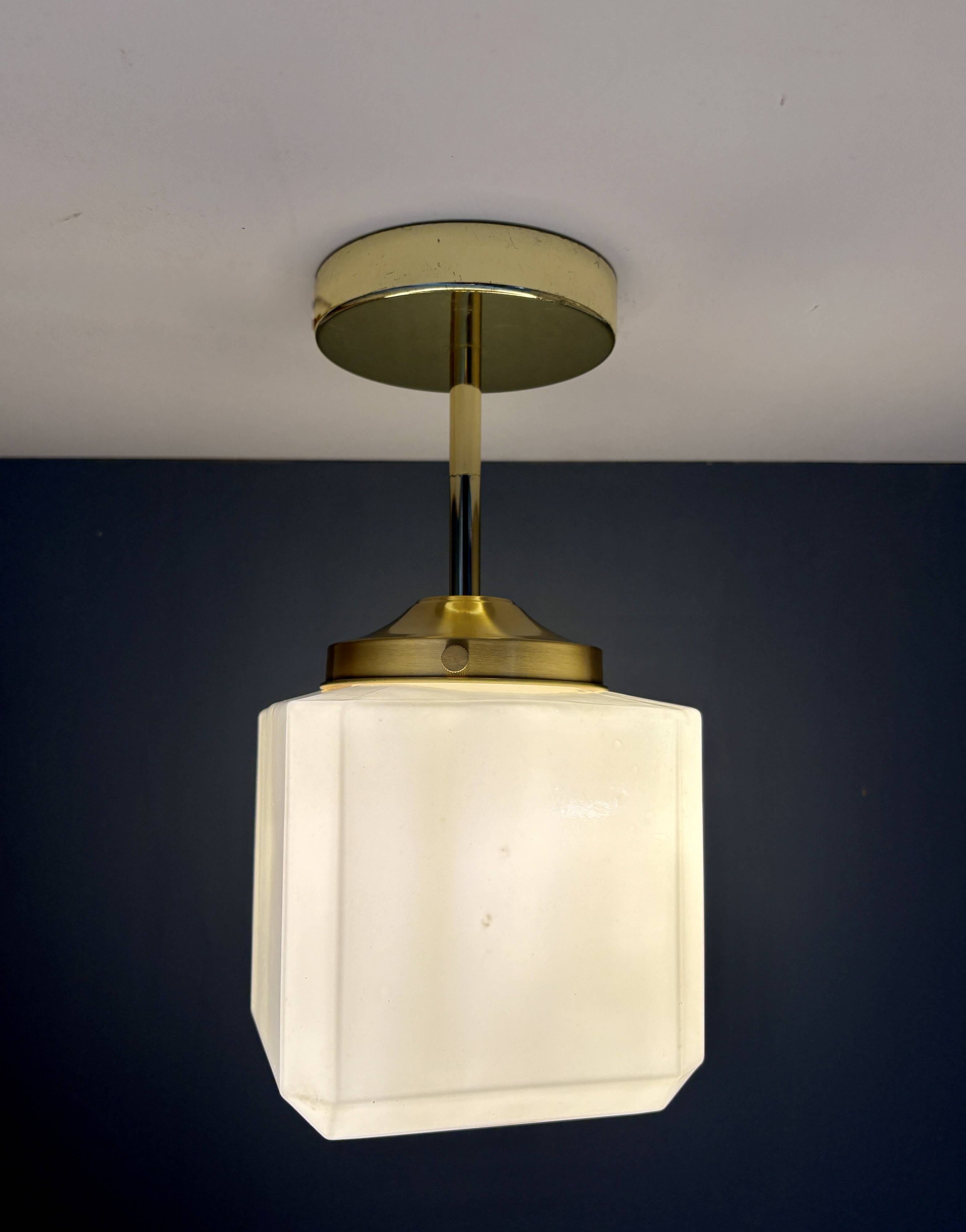 Suspension / plafonnier globe vintage carré en opaline blanche