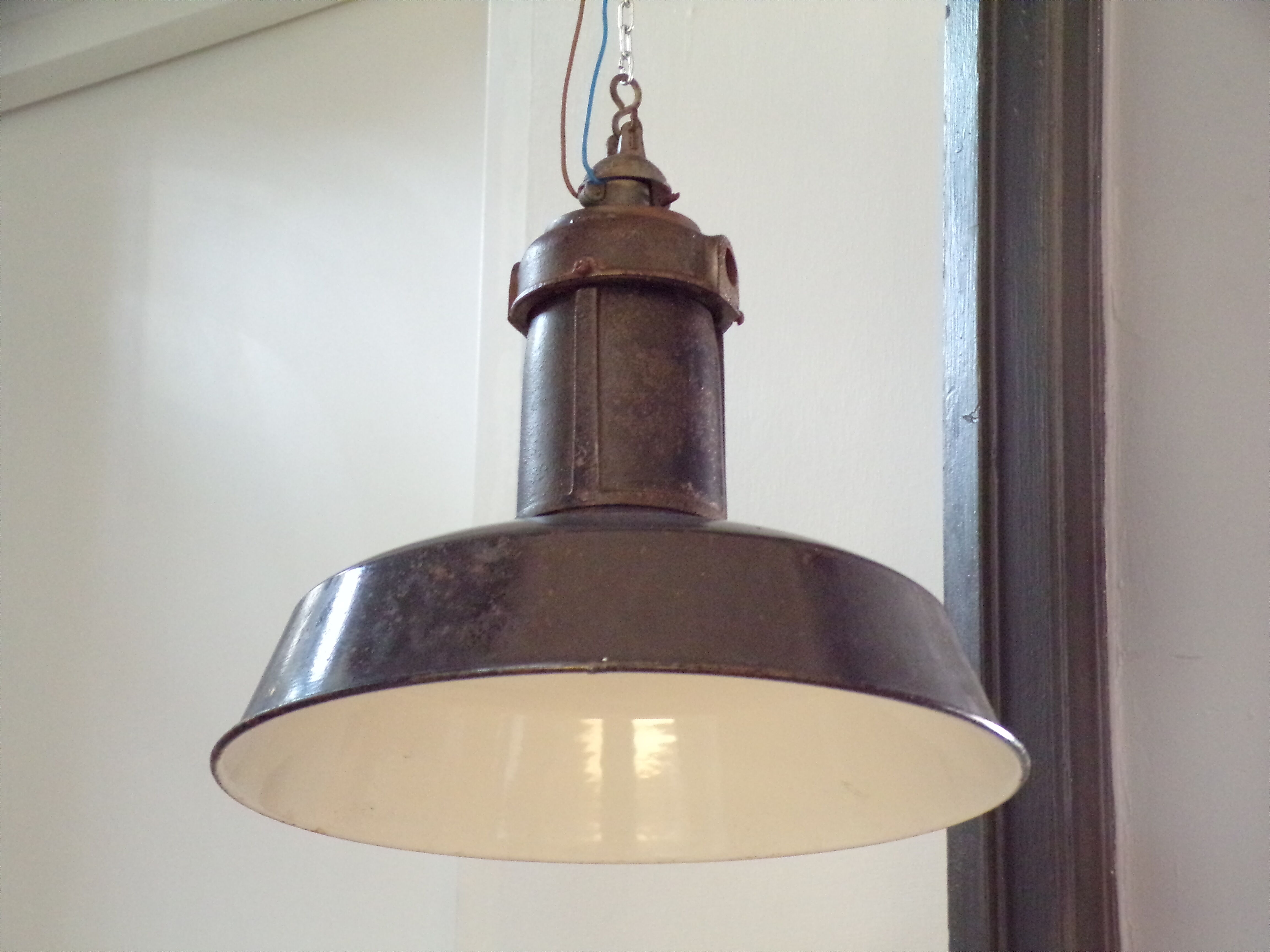 Suspension enamelled sheet gal