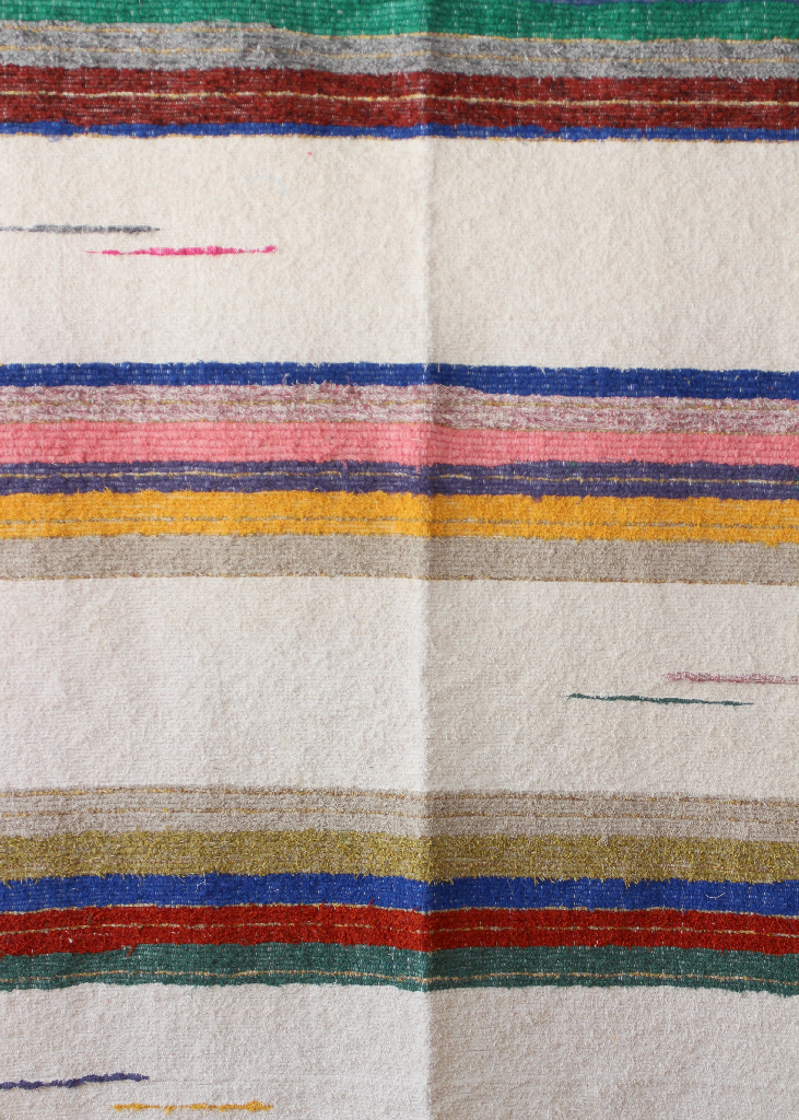 Hand-woven handmade rug - 140 x 200 cm - multicolor & white