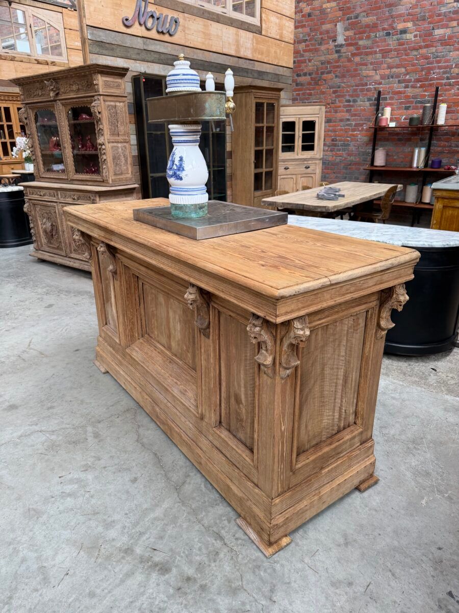 1950s bar counter