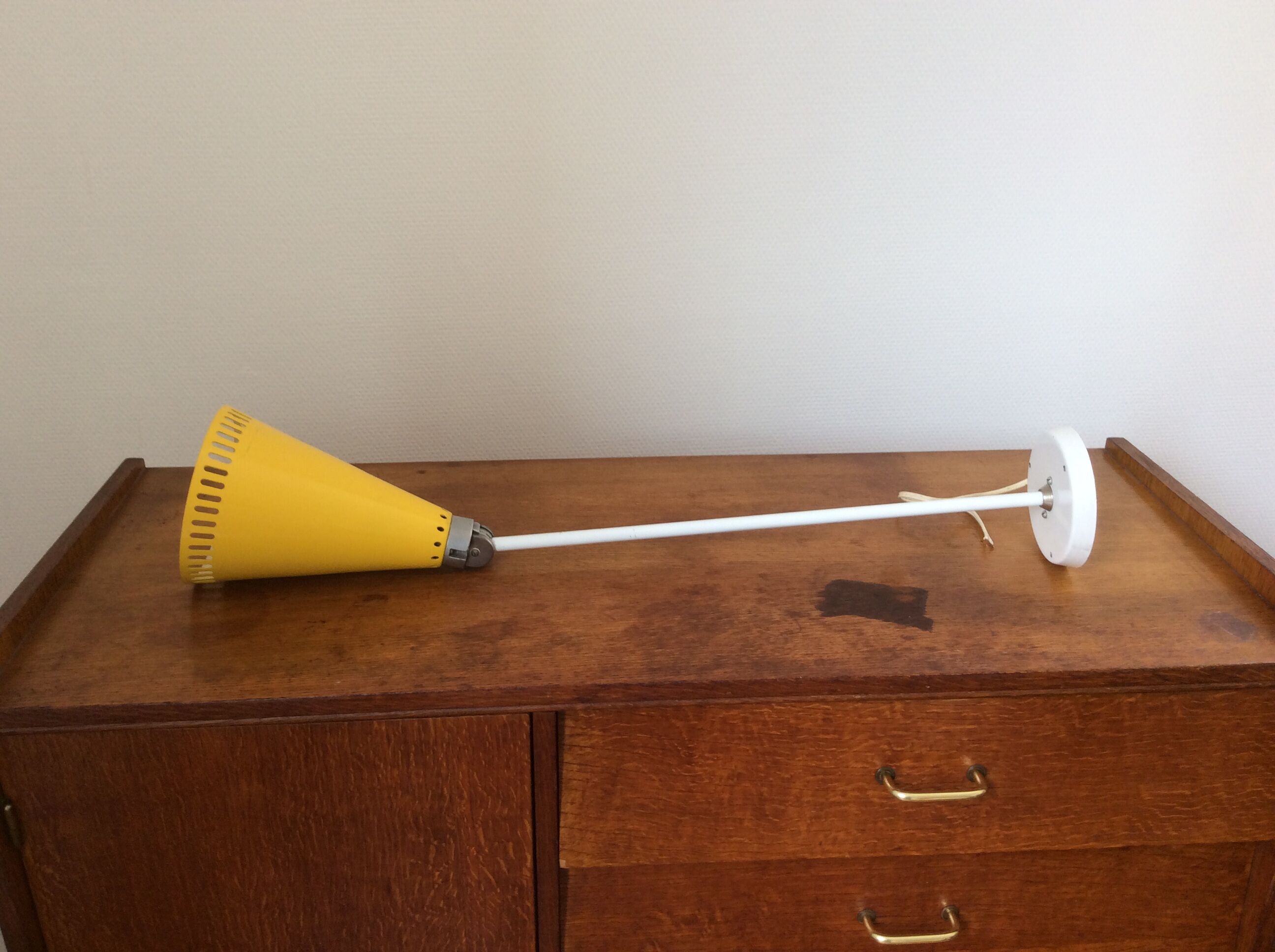 Apply yellow metal openwork