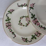 3 assiettes plates de Longwy modèle Aubépine
