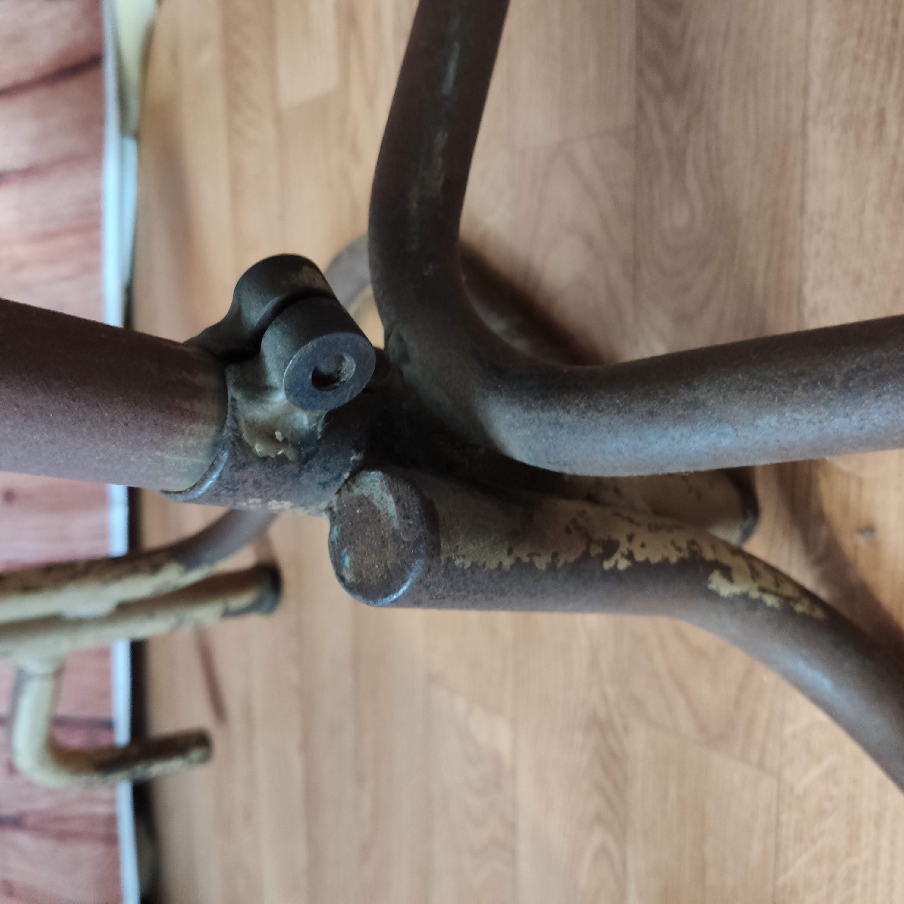 Old and reglable school puputre