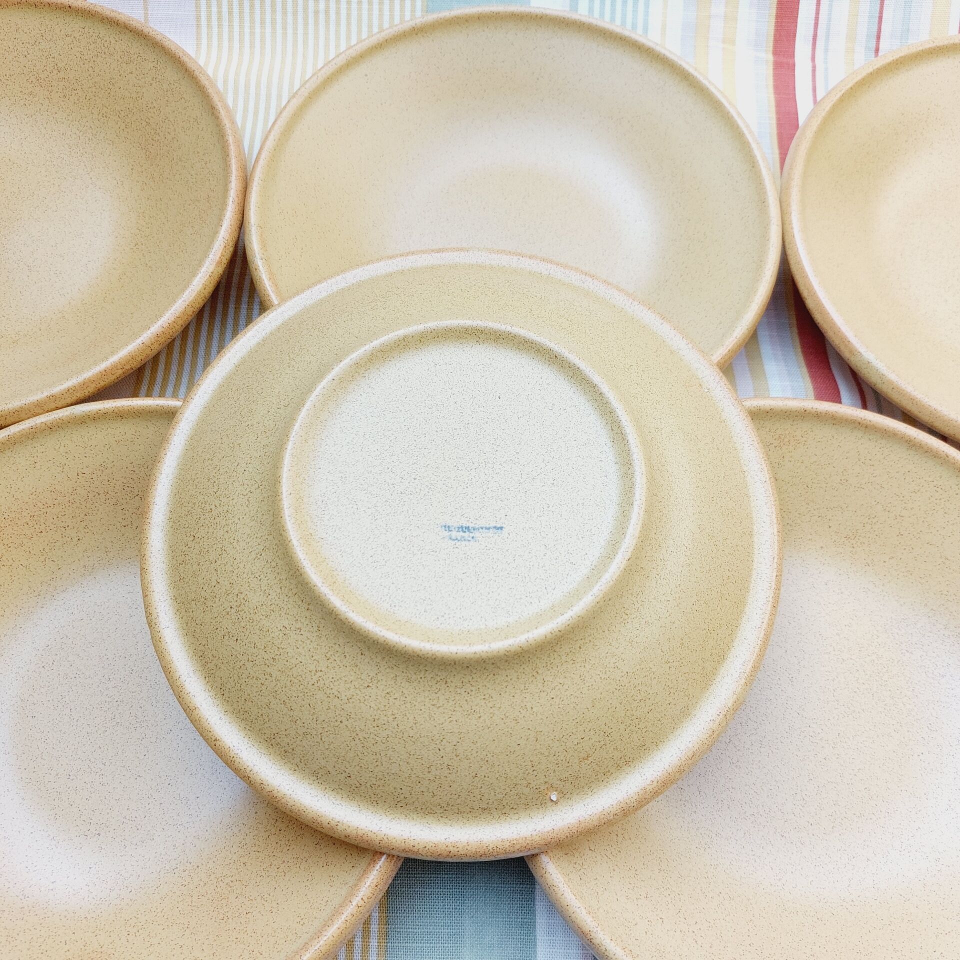 Assiette creuse grès moucheté