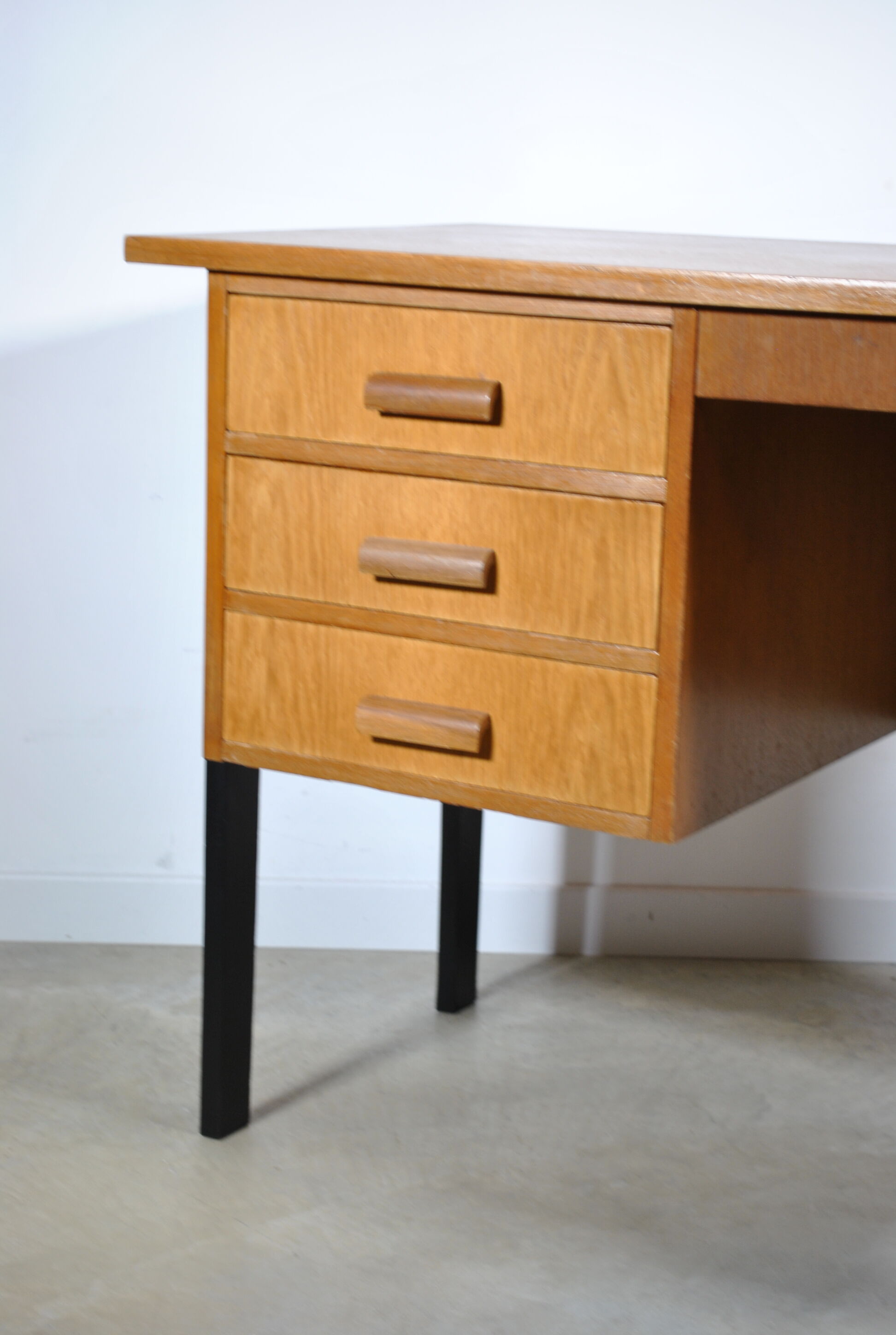 Oak desk 1970